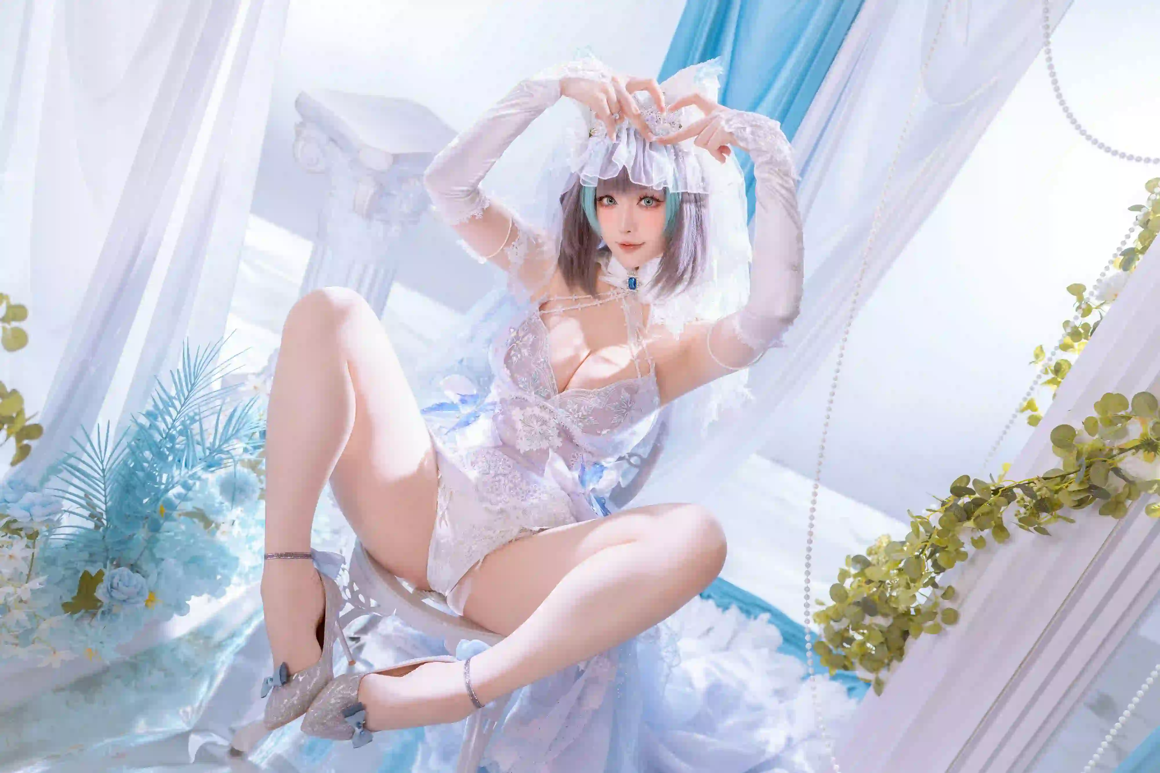 长发性感美女 白色婚纱 蓝色 绿色 可爱 性感