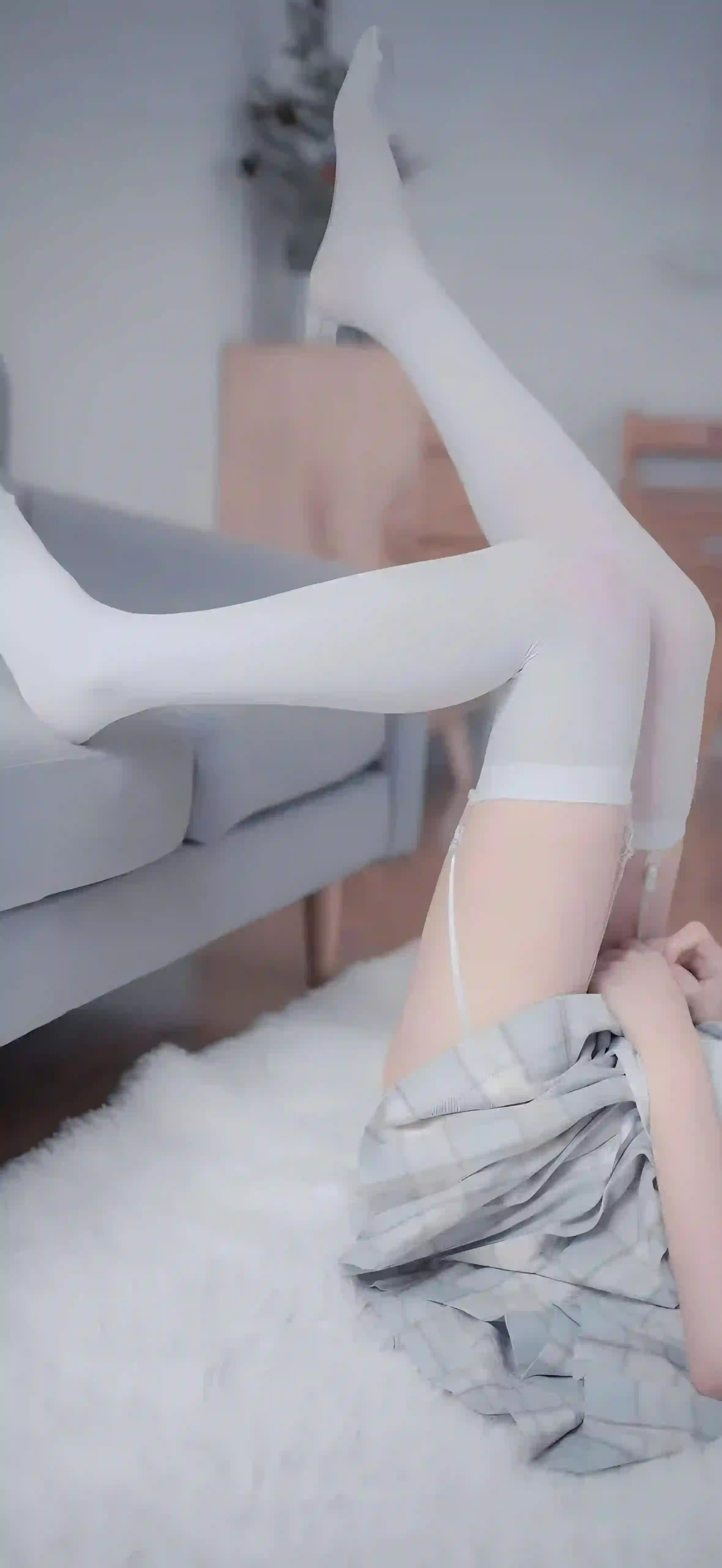 白丝 格纹裙 腿部特写 丝袜美腿 居家写真 美女