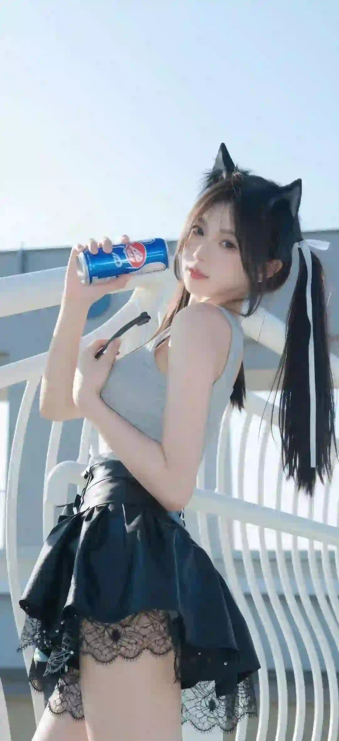 可乐 长发美女 双马尾女孩 性感美女 户外 猫耳朵 黑色短裙