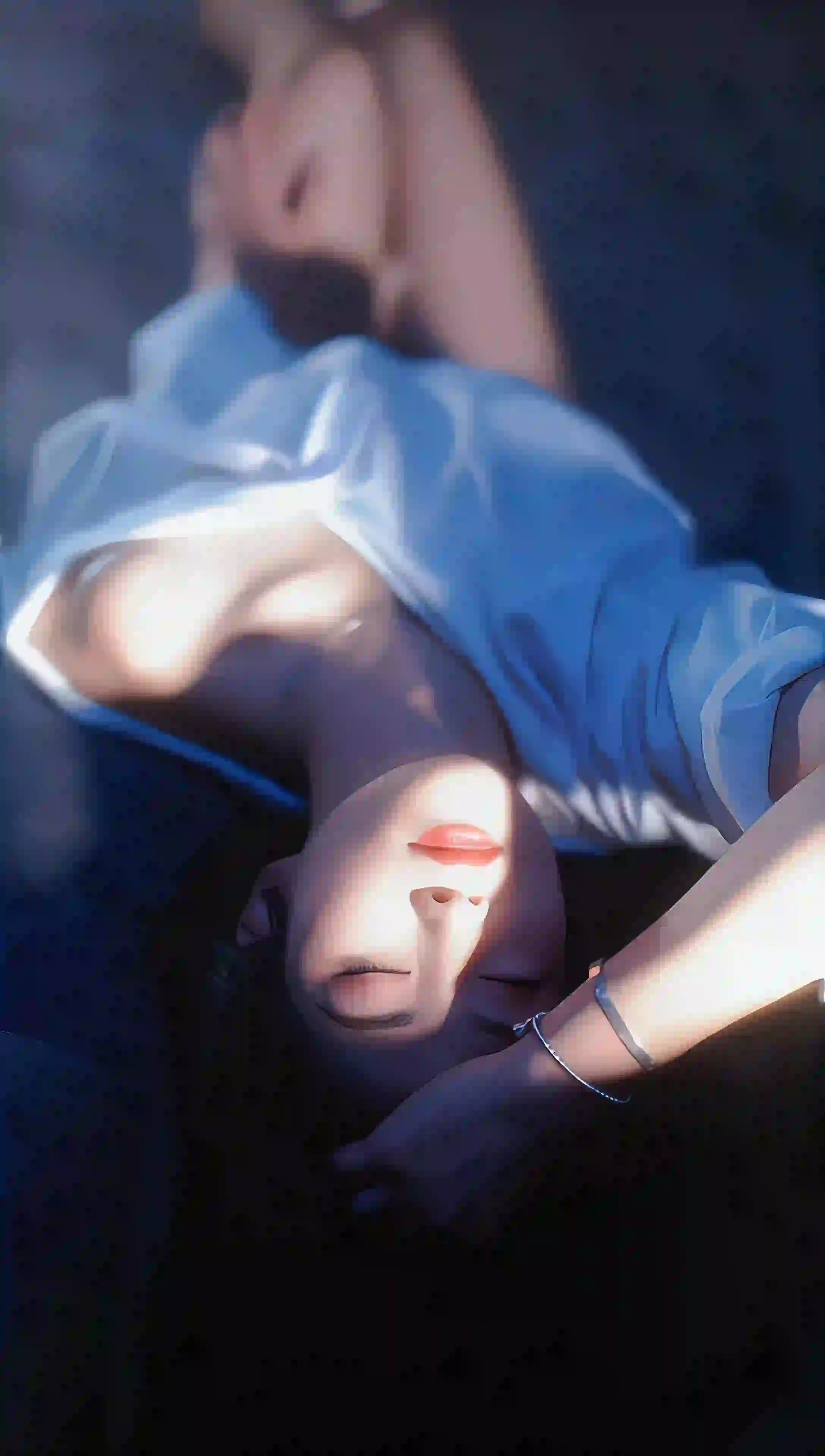 阳光 性感美女 长发美女 长腿美女 阳光照射在脸上 惬意