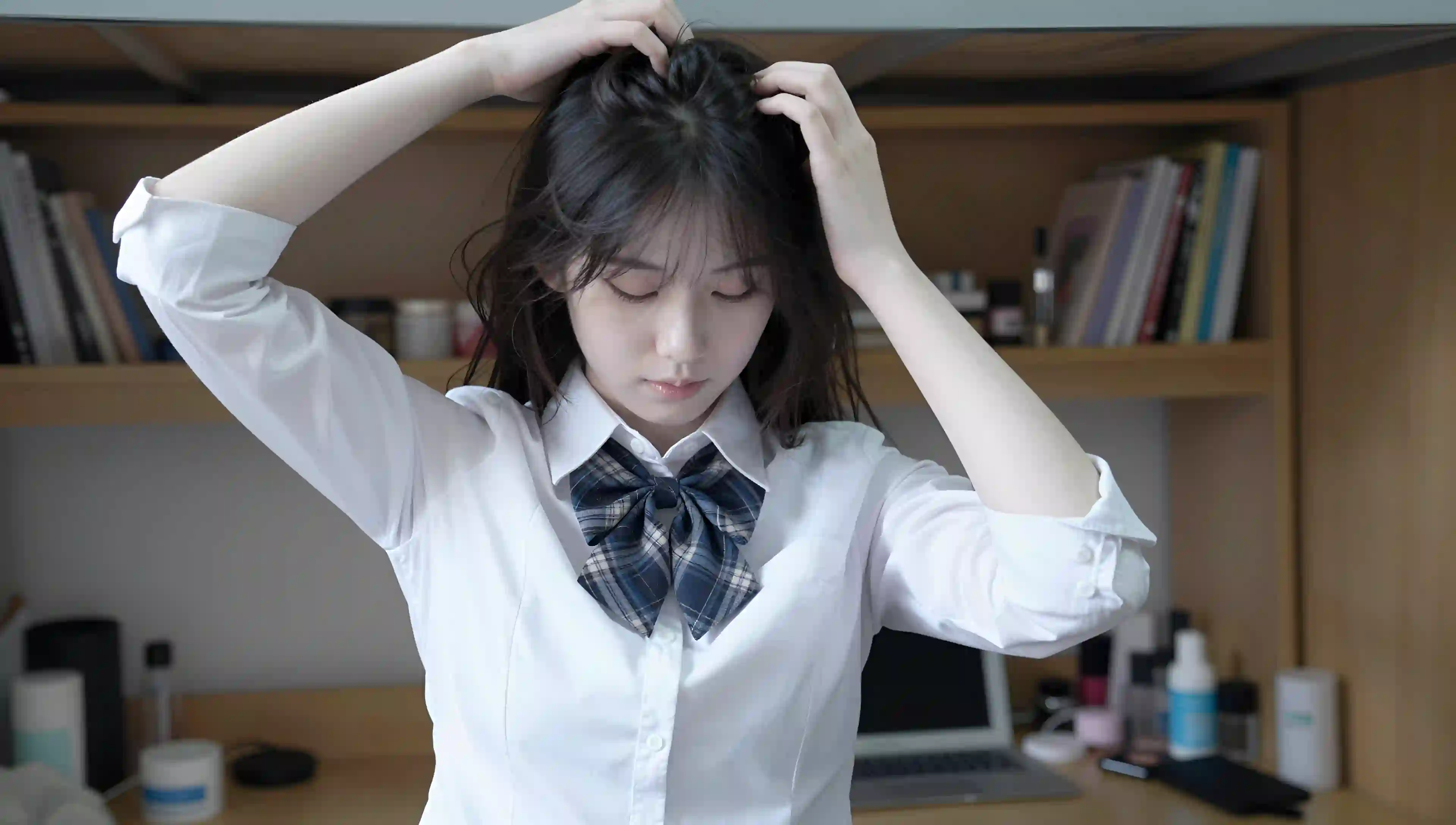 jk美女 白色衬衫 宿舍 白色衣服 长发