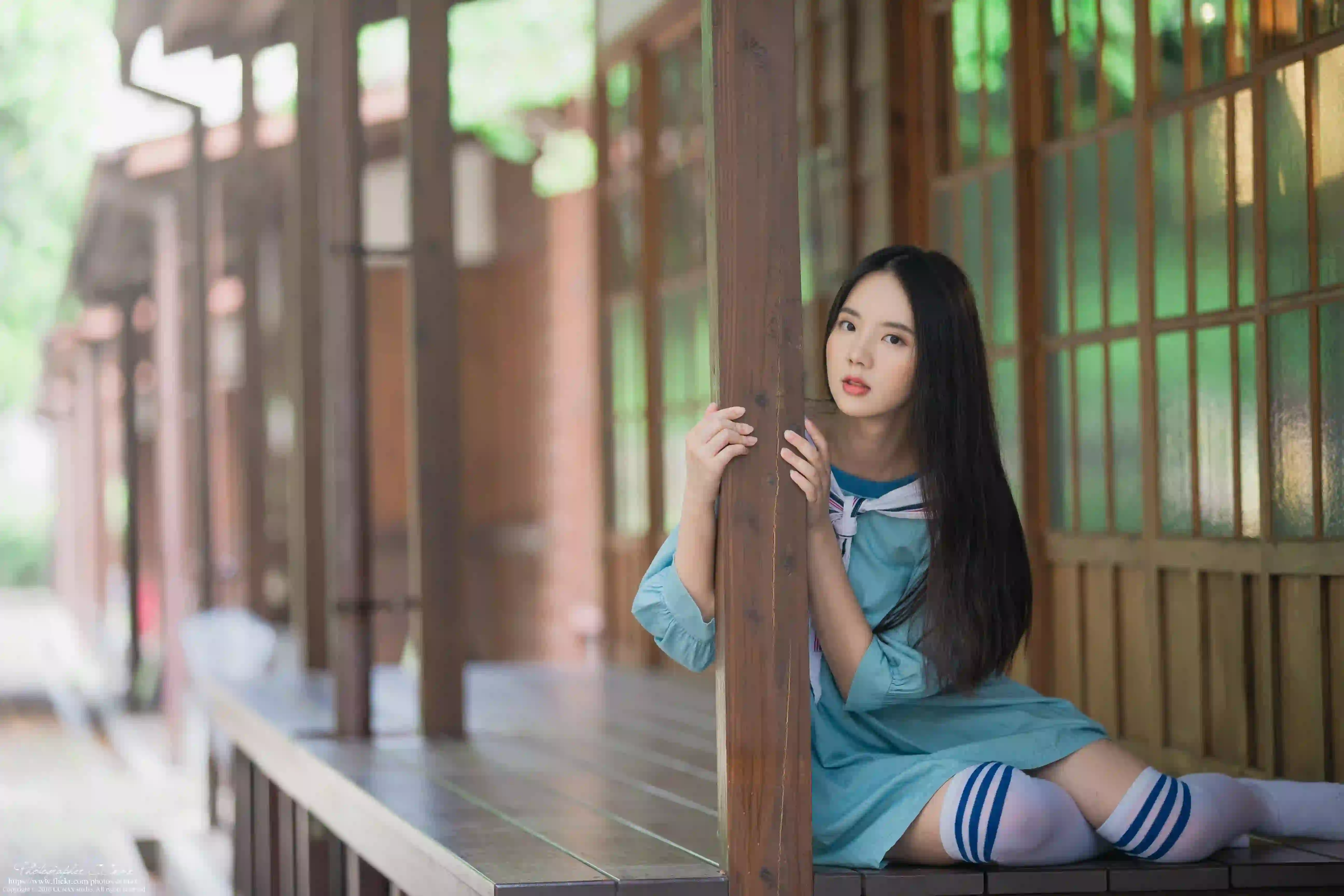 休闲穿搭 长发美女 丝袜美女 木屋