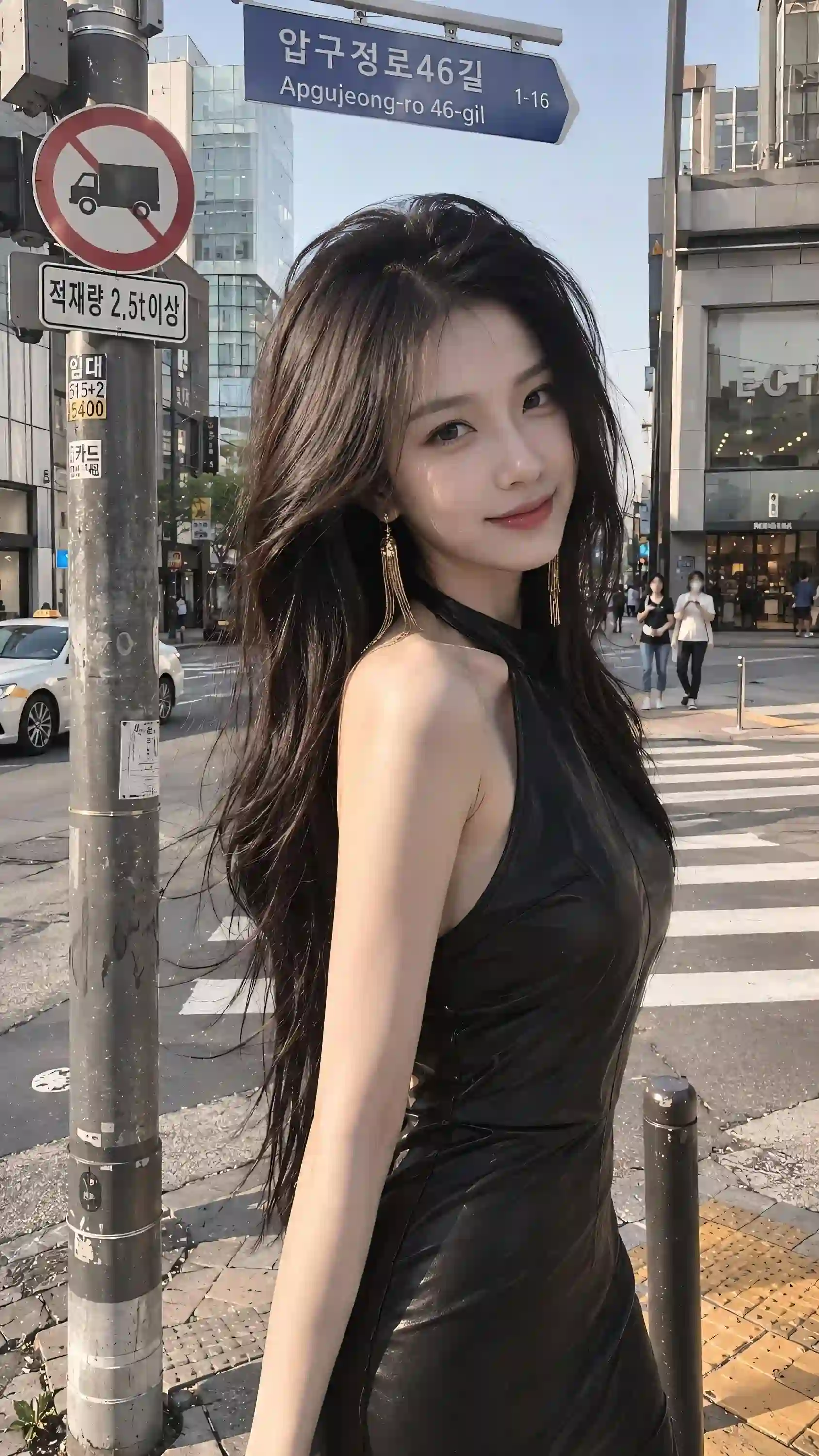黑色连衣裙 街拍 城市女孩 优雅 性感 长发 现代风格