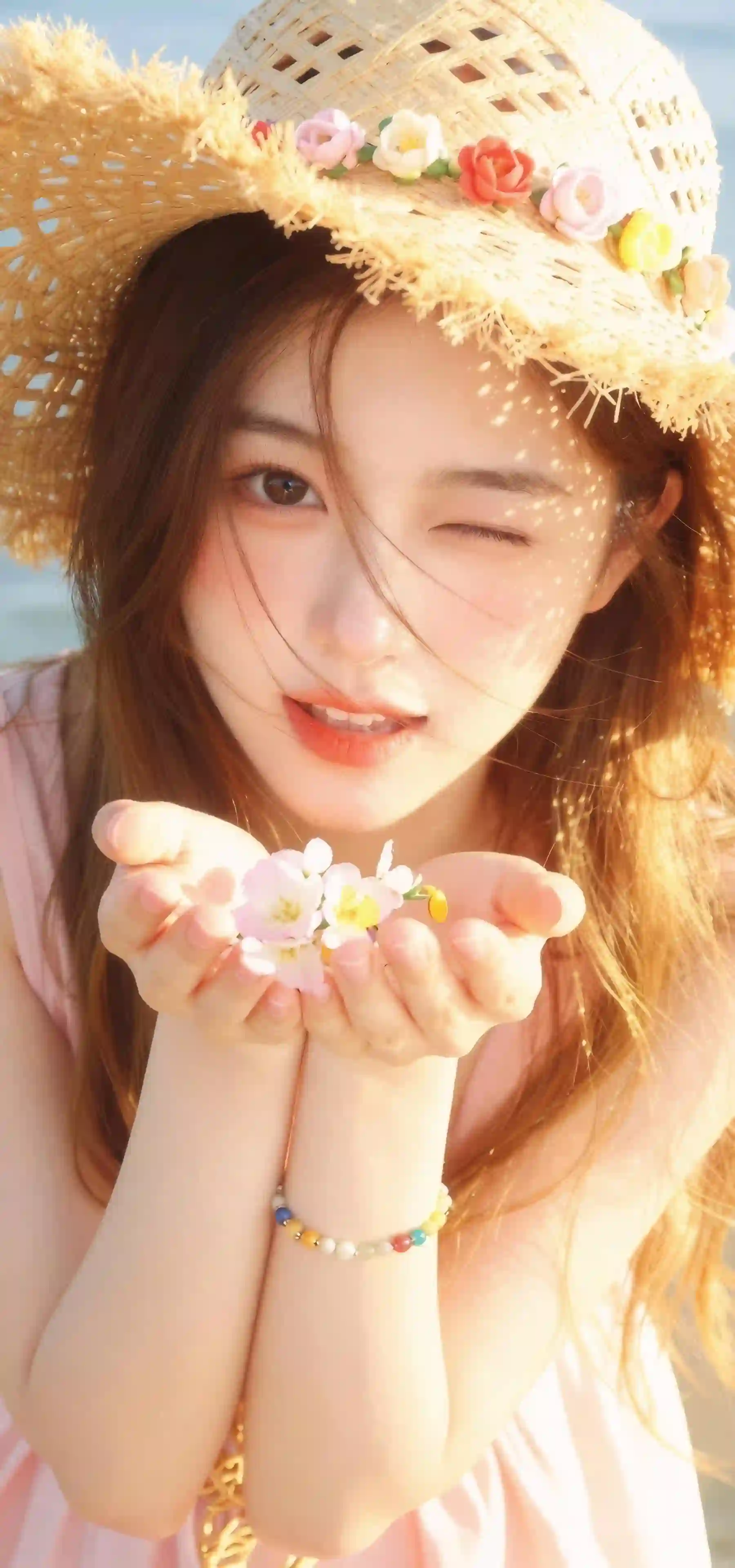 草帽女孩 可爱写真 花朵 阳光 清新 人像