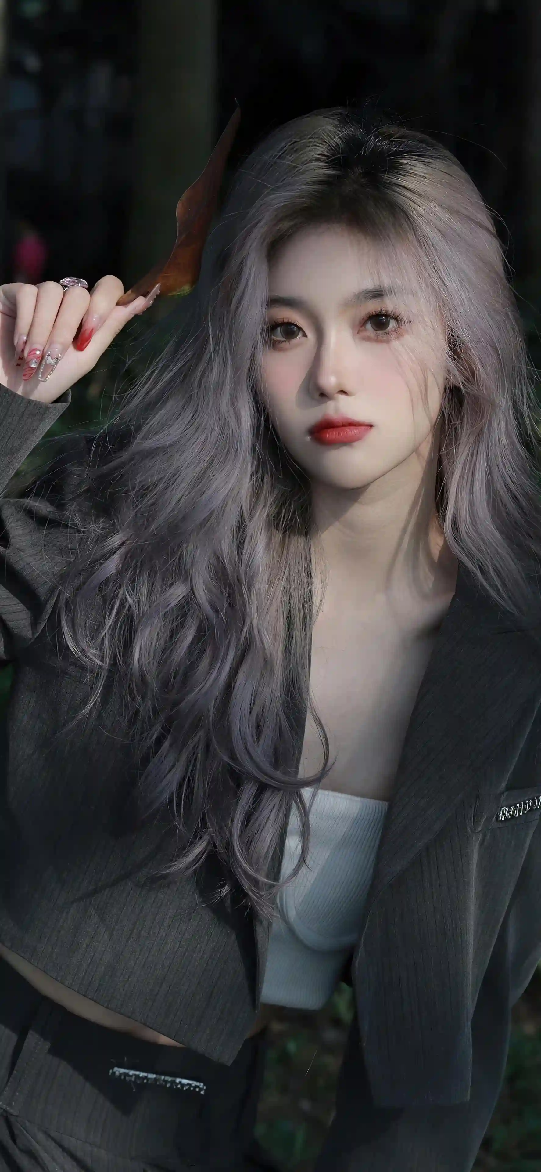 可爱长发美女 知性美女 灰色衣服 