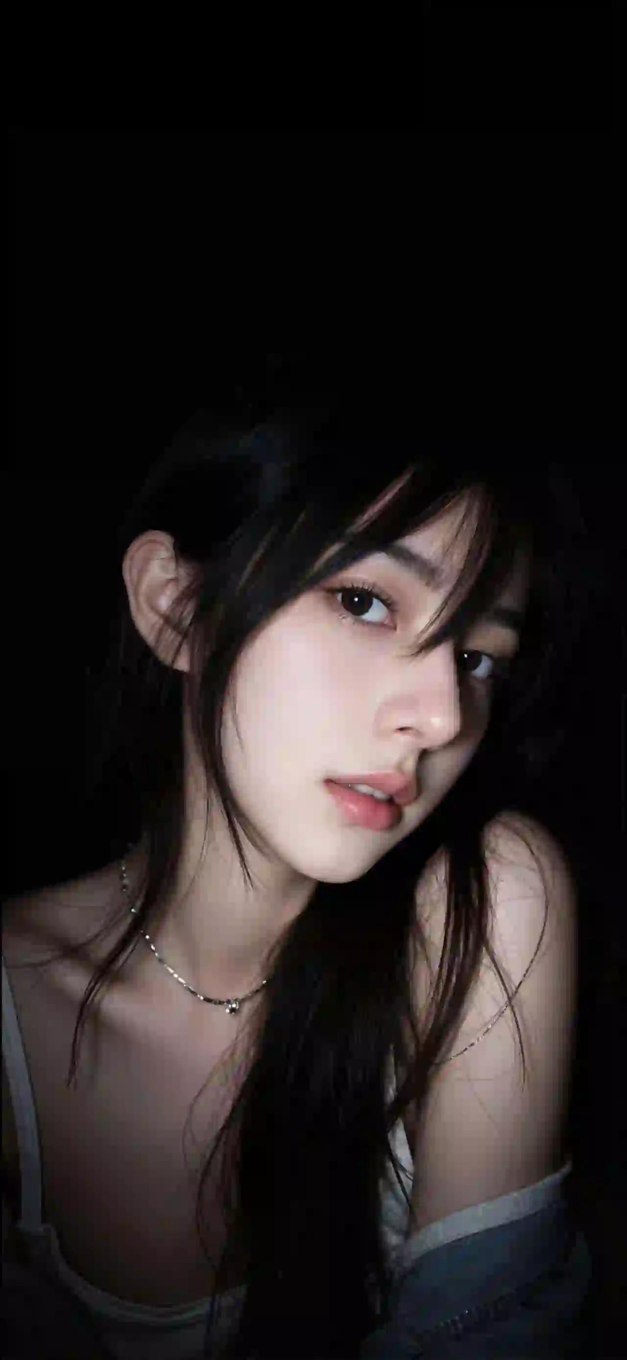 黑色背景 长发美女 性感美女