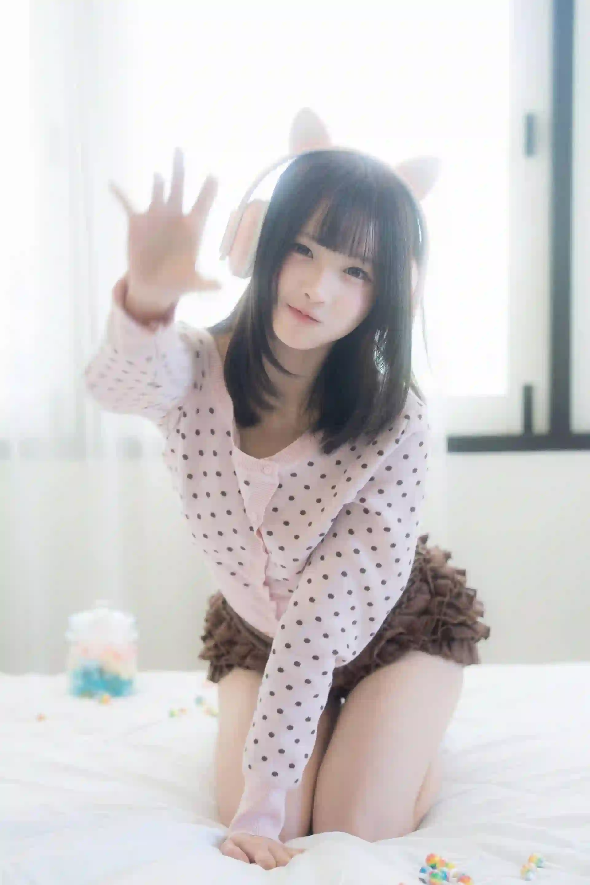 猫耳耳机 少女 可爱 粉色 甜美 俏皮 床上