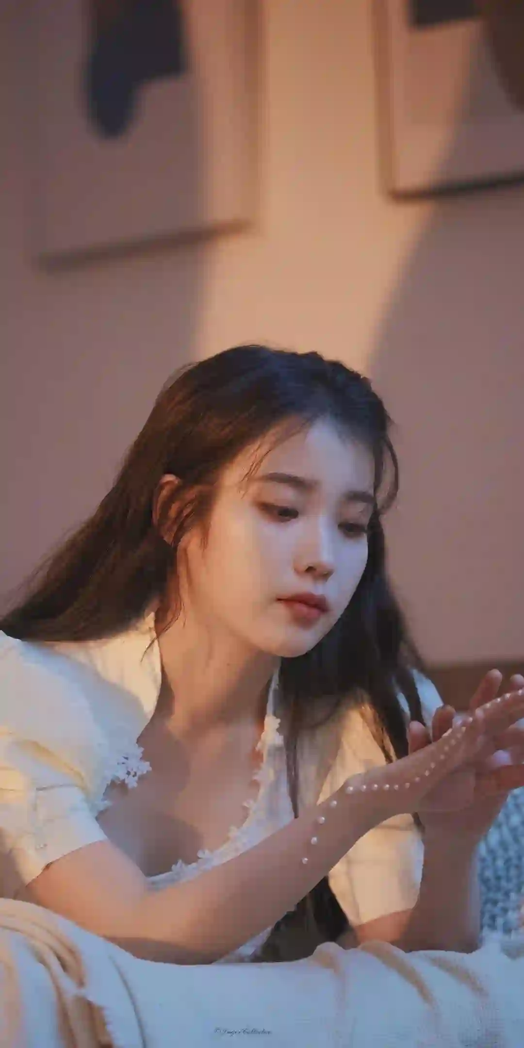 美女明星 IU 长发清纯美女 韩国明星 性感美女 白色衣服