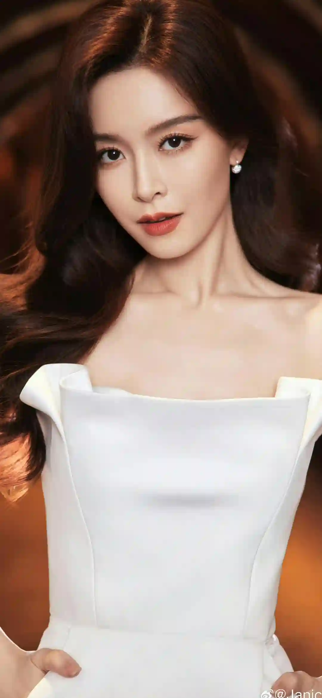 白色长裙美女 抹胸美女
