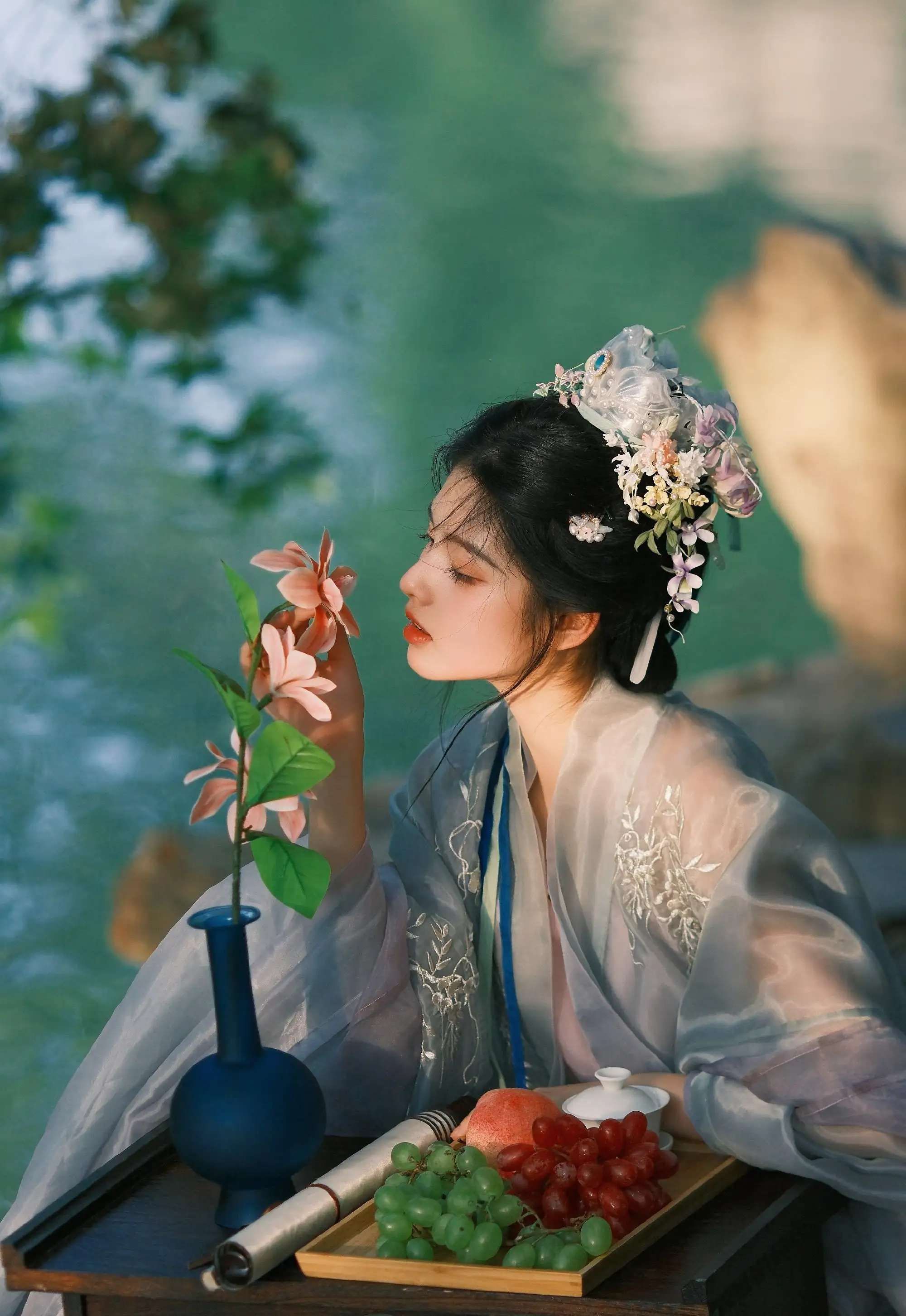 闻花 长发古风美女 湖边 古风美女
