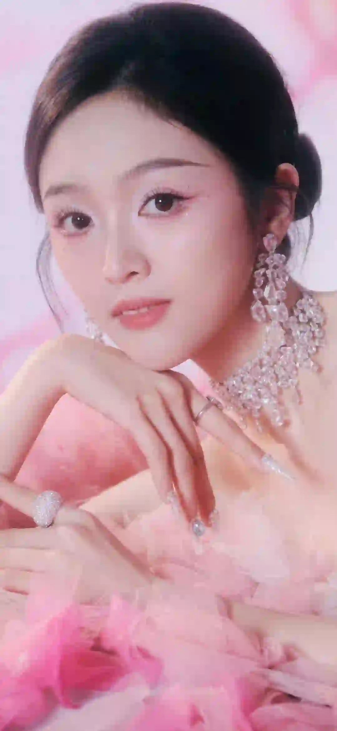 长发美女 性感美女 粉红色 微笑女孩