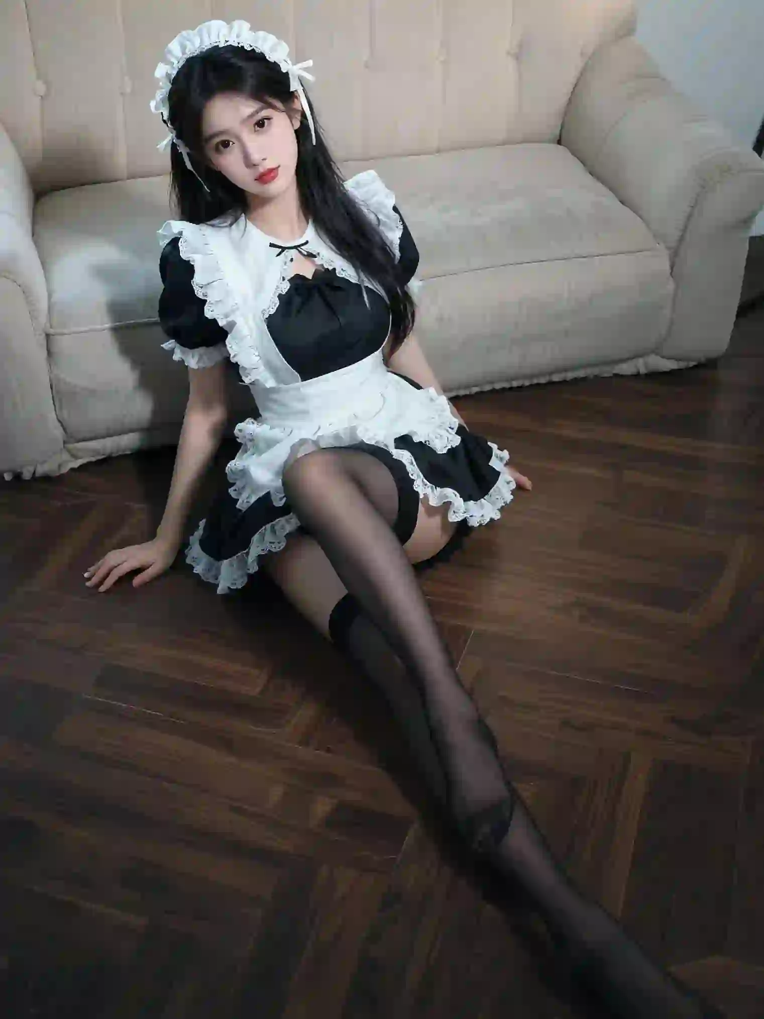 女仆装 长腿丝袜美女 居家写真