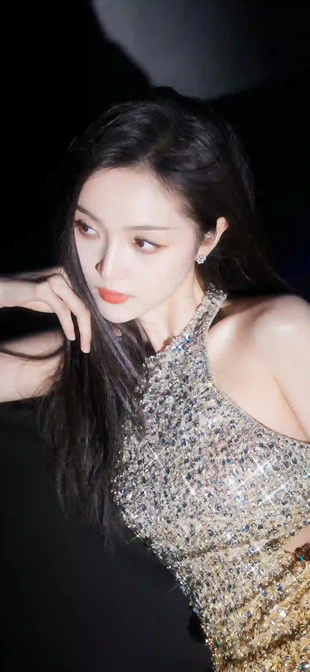 明星壁纸 吴宣仪 长发美女 晚礼服 