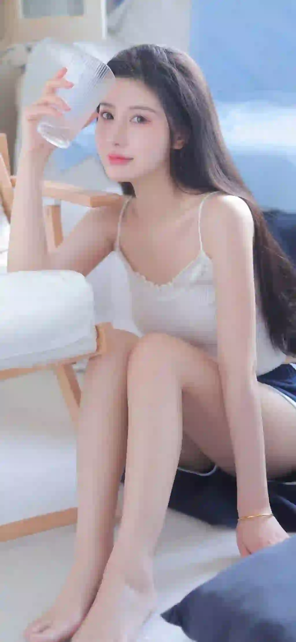 美女 长发美女 清纯 居家 白色吊带 纯欲