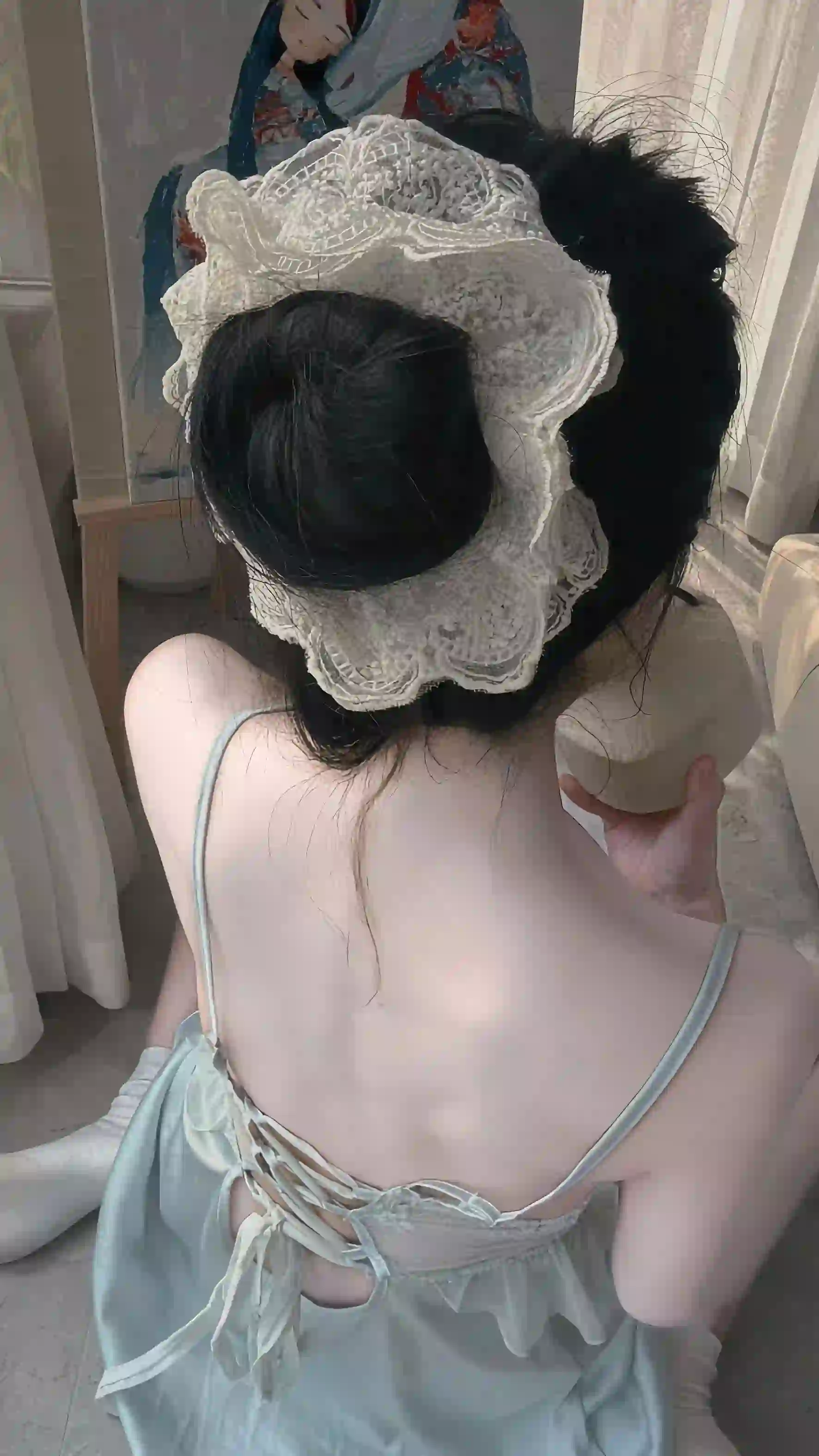 美女 长发美女 漏背穿搭 吊带 背影