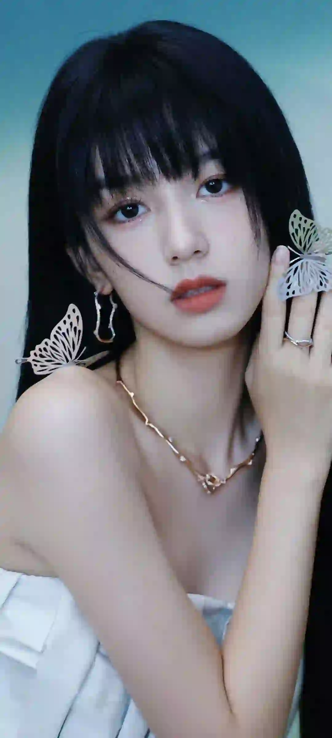 长发清纯美女 蝴蝶元素 抹胸穿搭 唯美