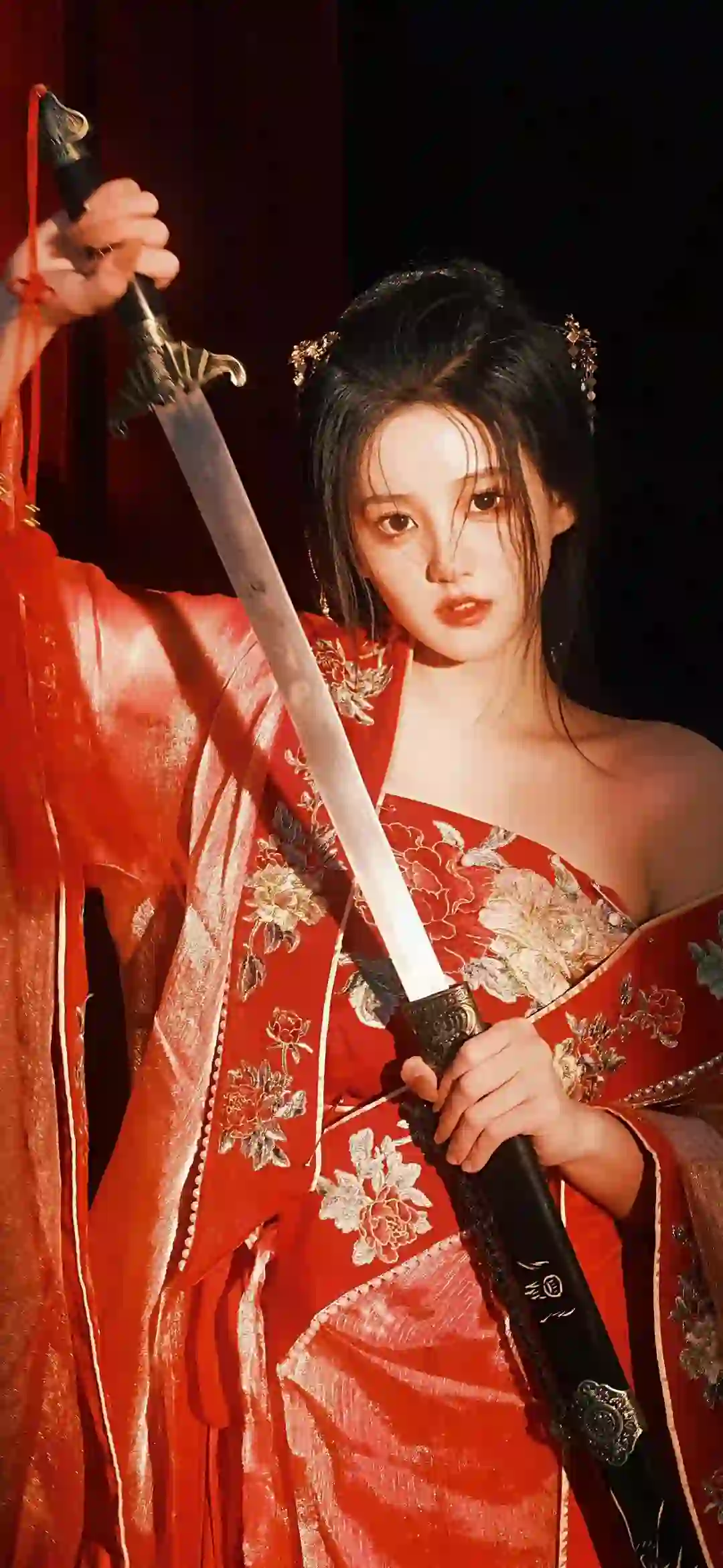 古风美女 汉服古风 红色古风汉服 剑