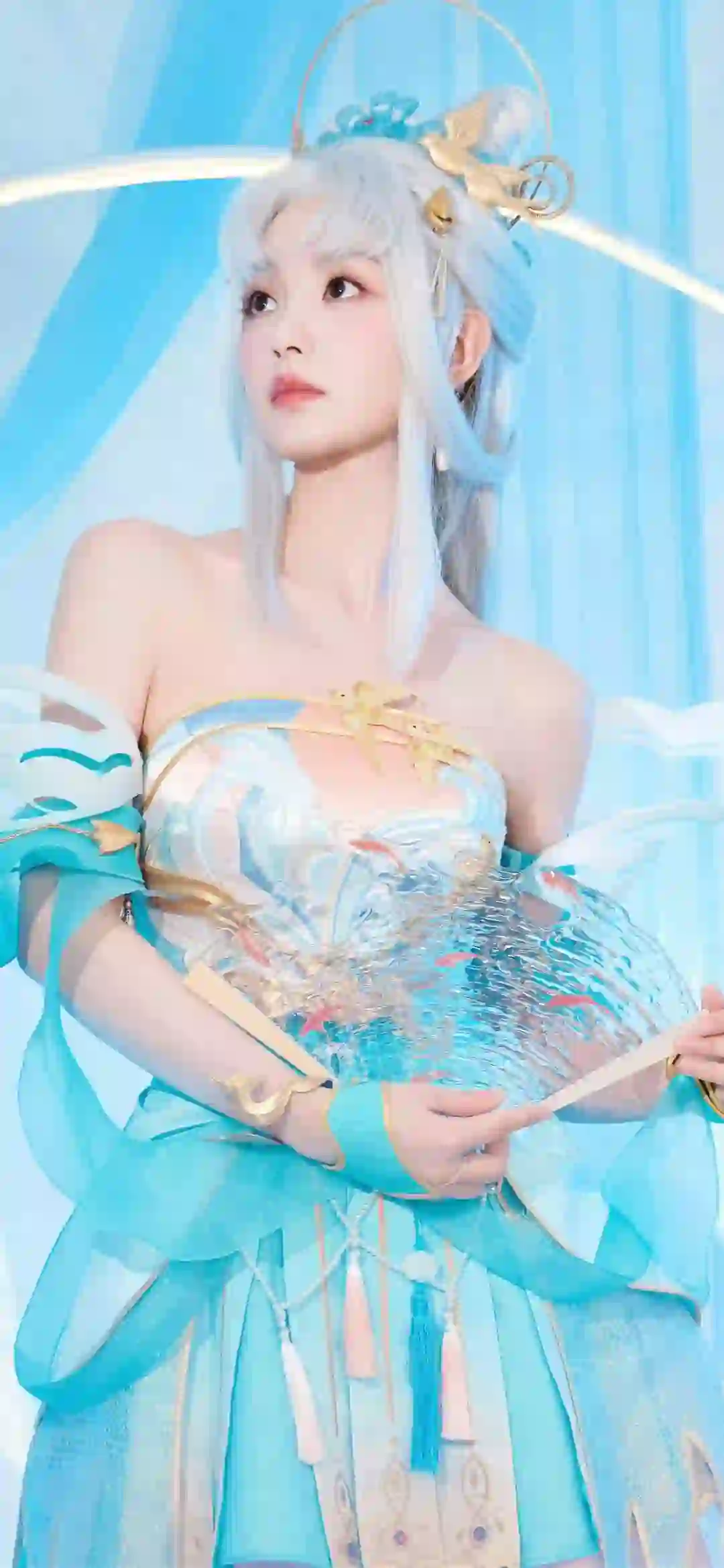 田曦薇 白发装扮 cos 蓝色裙子 可爱