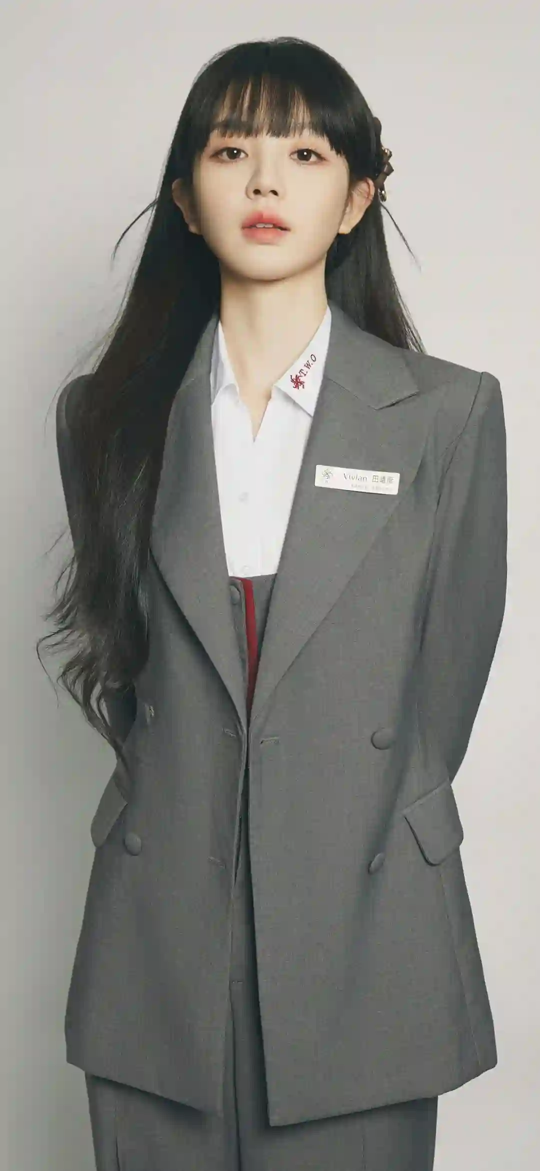穿着西装的长发美女 明星 田曦薇 