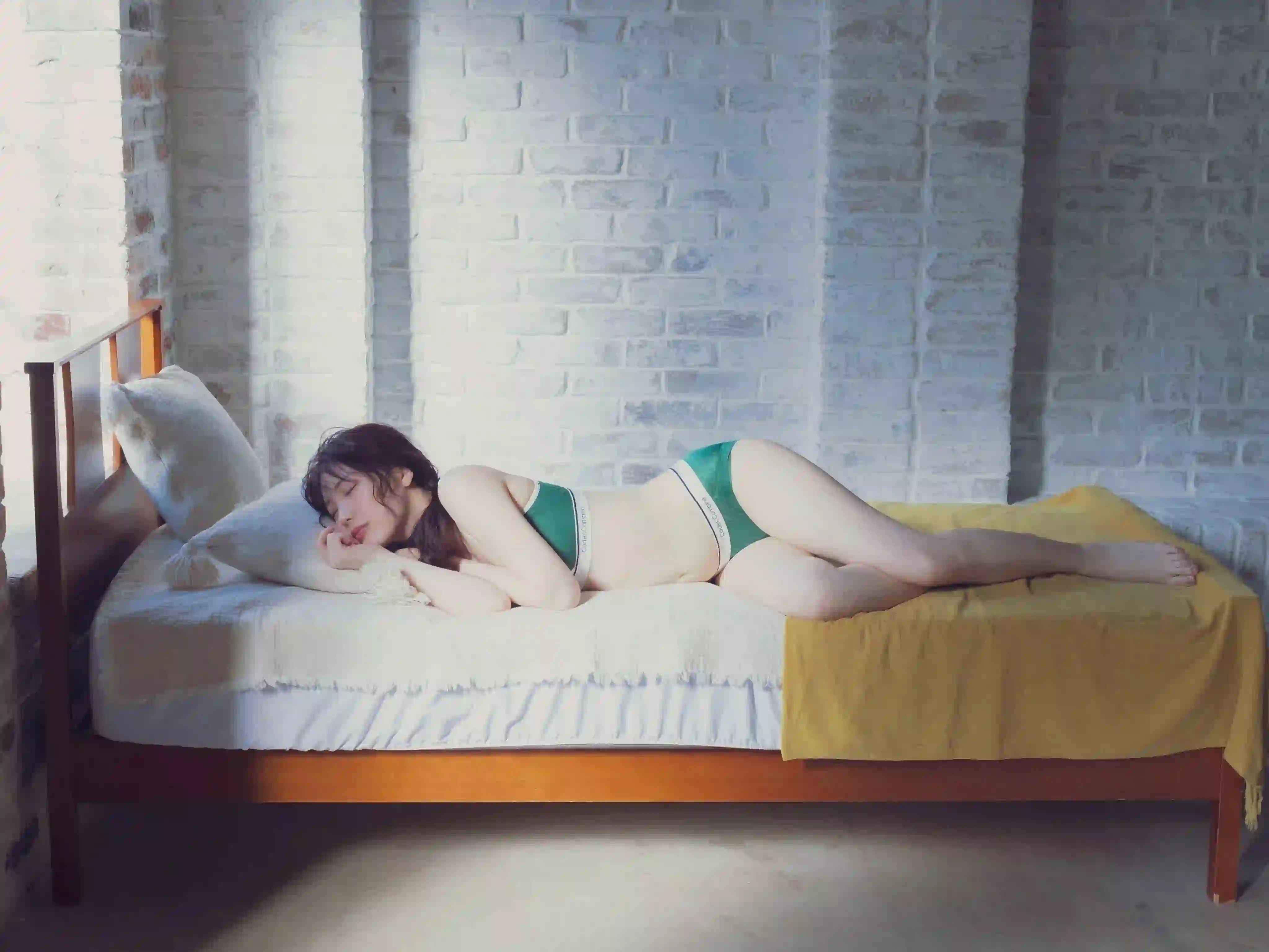 长发性感美女 居家写真 性感姿势