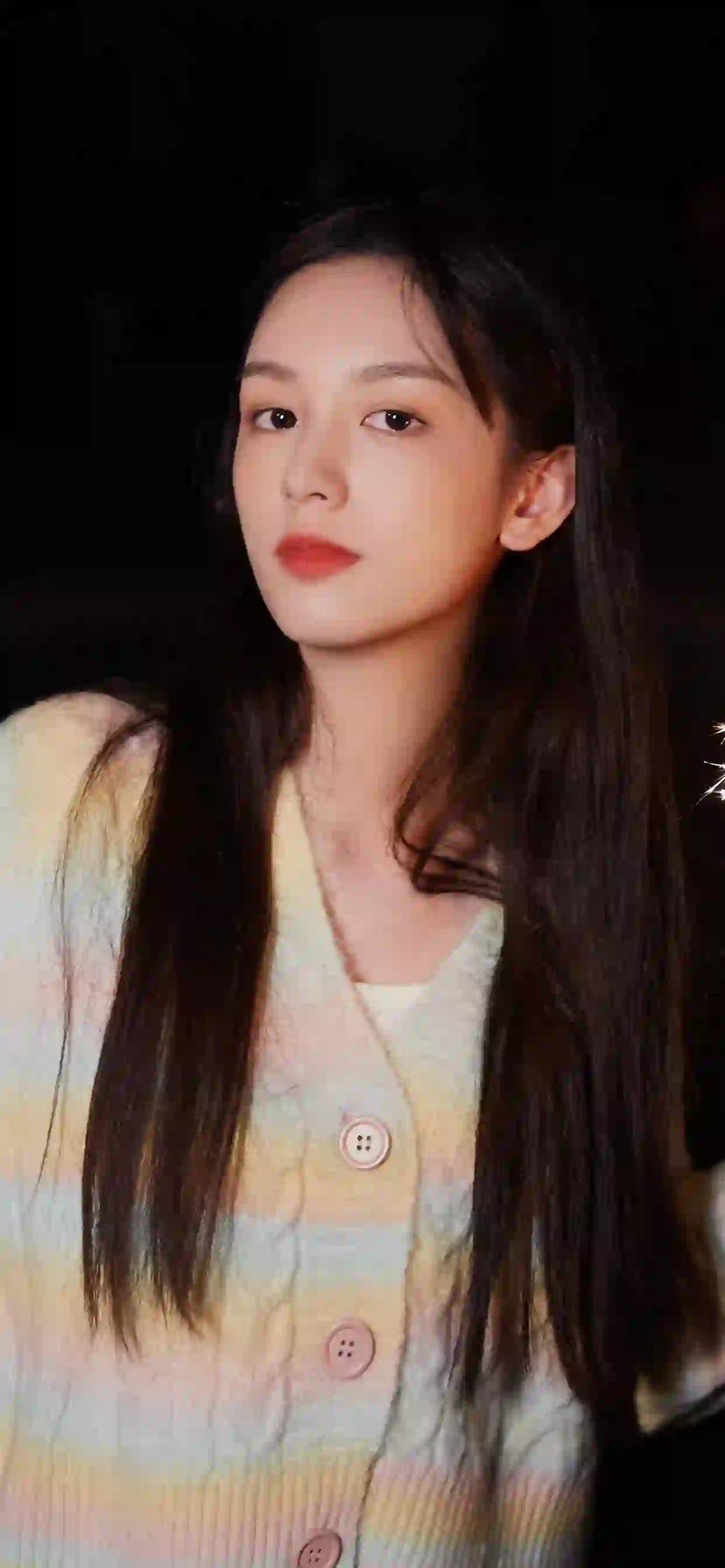 美女明星 周也 毛线衣服 长发女孩