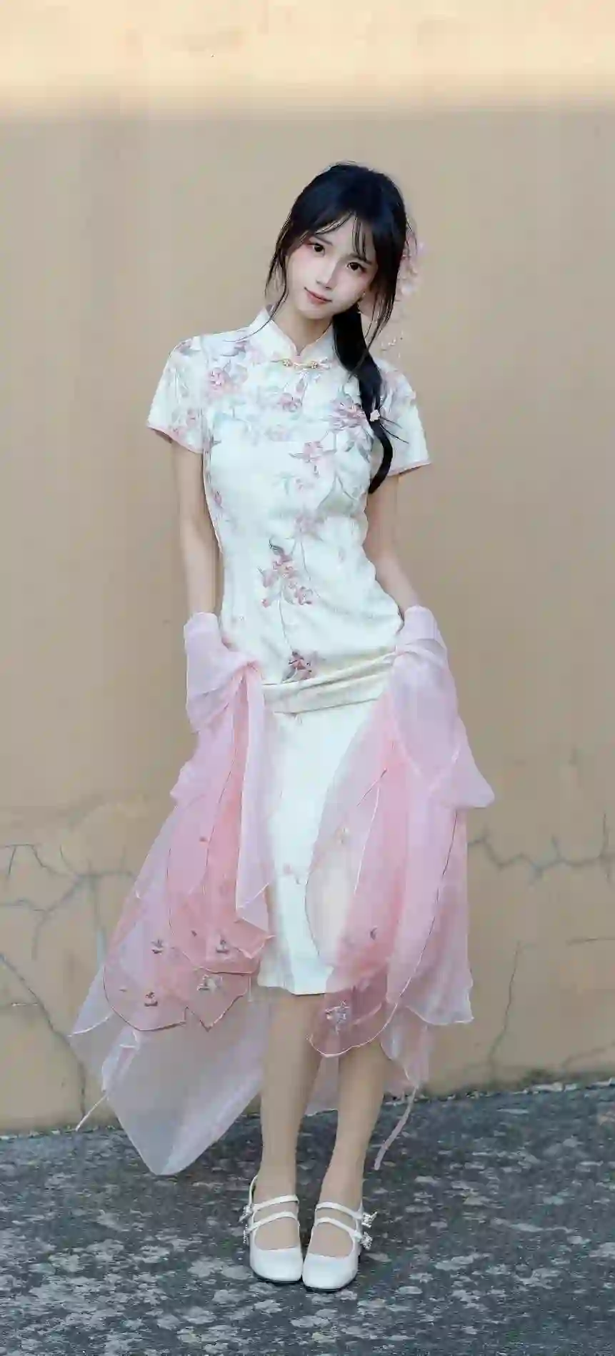 旗袍 美女 白色花卉 薄纱裙摆 清新优雅 全身照