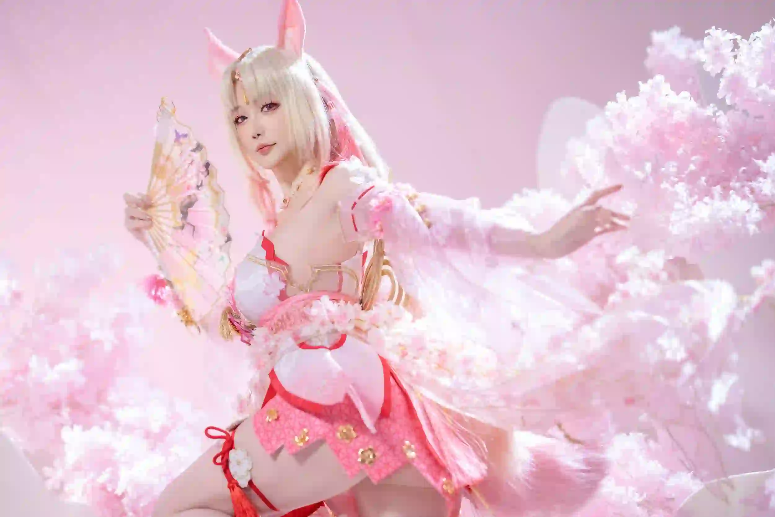 阿狸cos 粉色主题 狐狸耳朵 性感美女 扇子