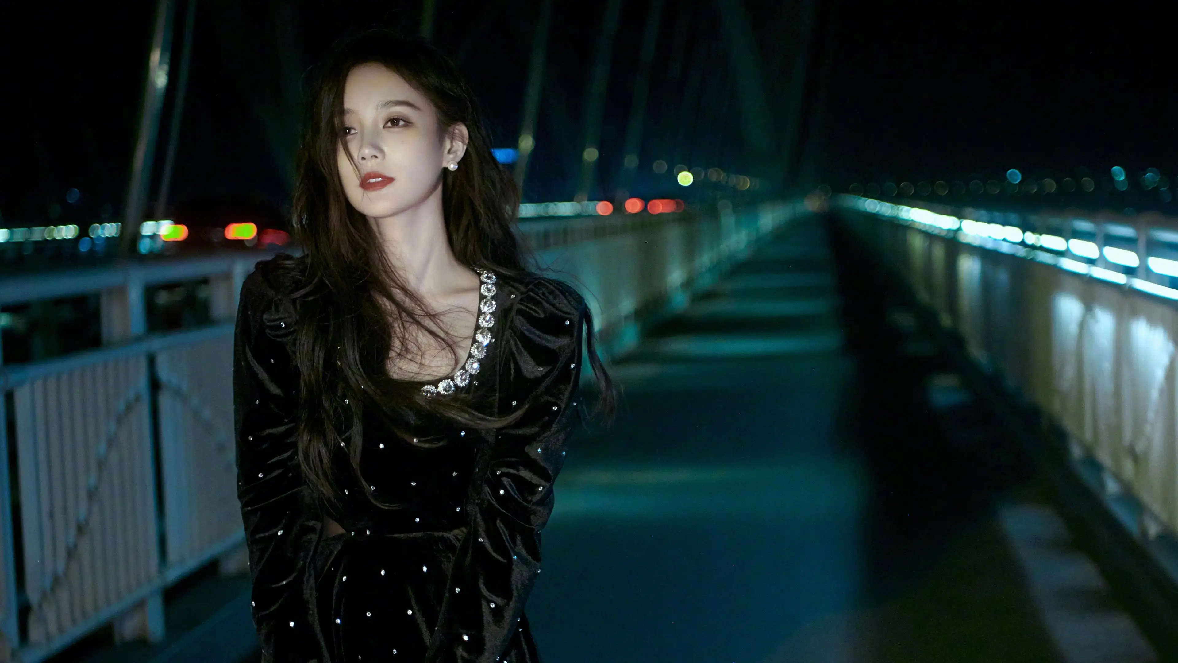 晚上 桥 美女 李一桐 4k