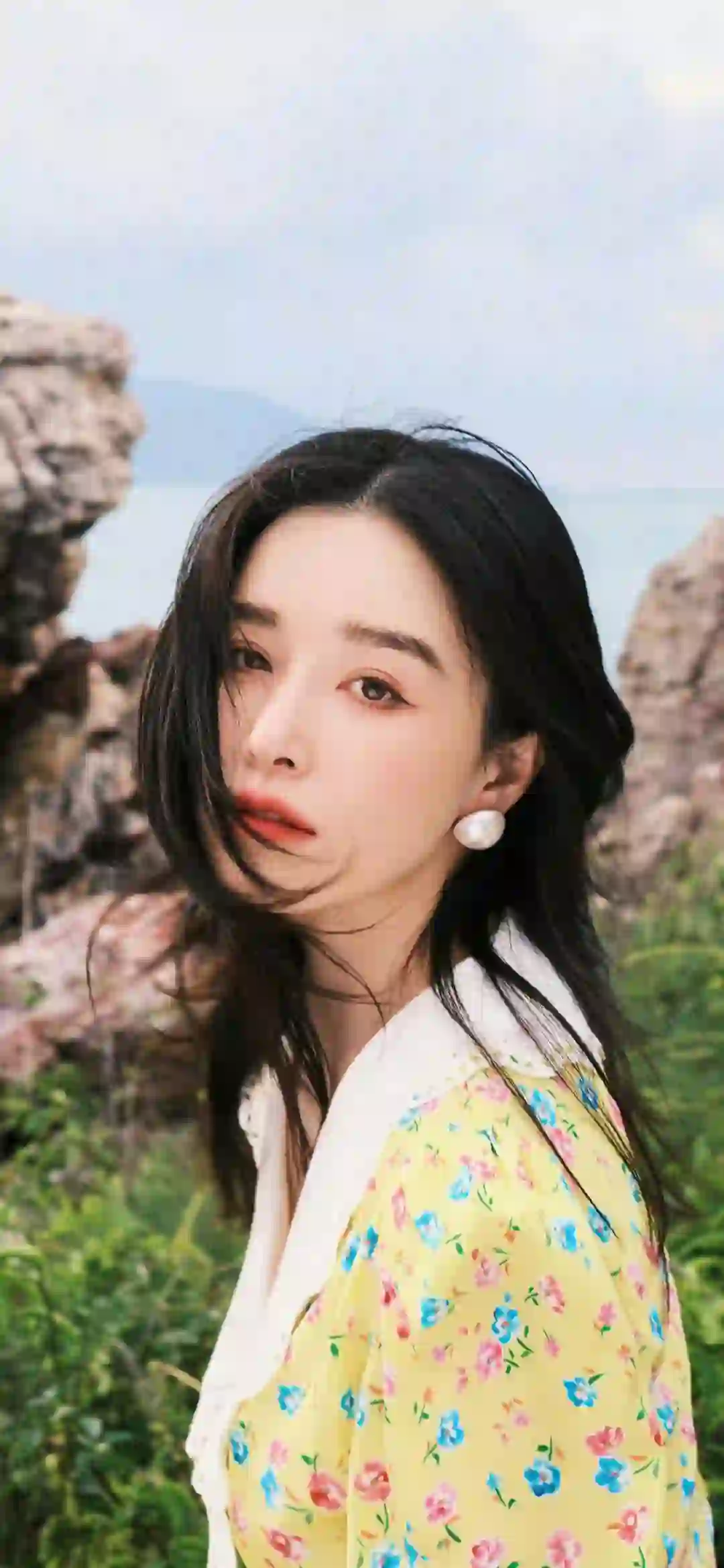 明星美女 阚清子 户外写真 黄色碎花