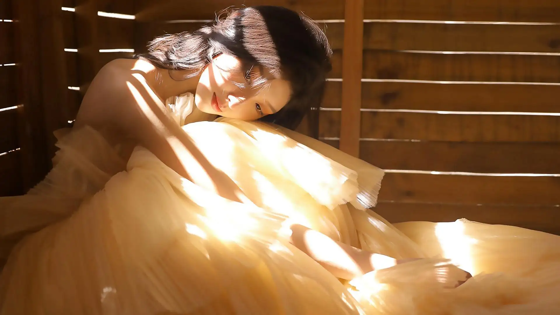 长发迷人美女｜阳光｜温暖