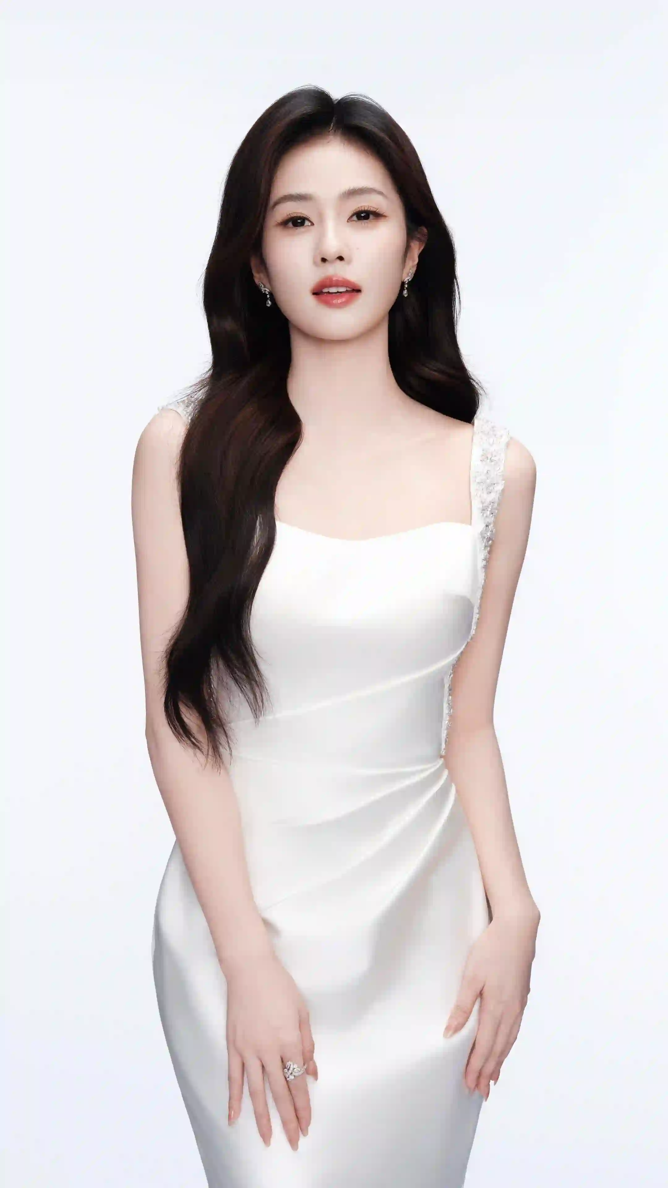 长发 白裙 纯色背景 白鹿 性感美女