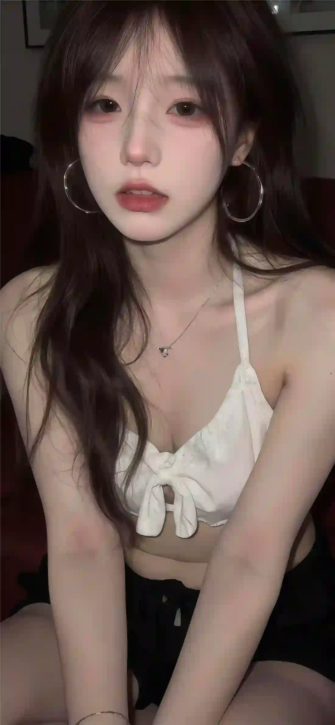 可爱性感美女 白色吊带 