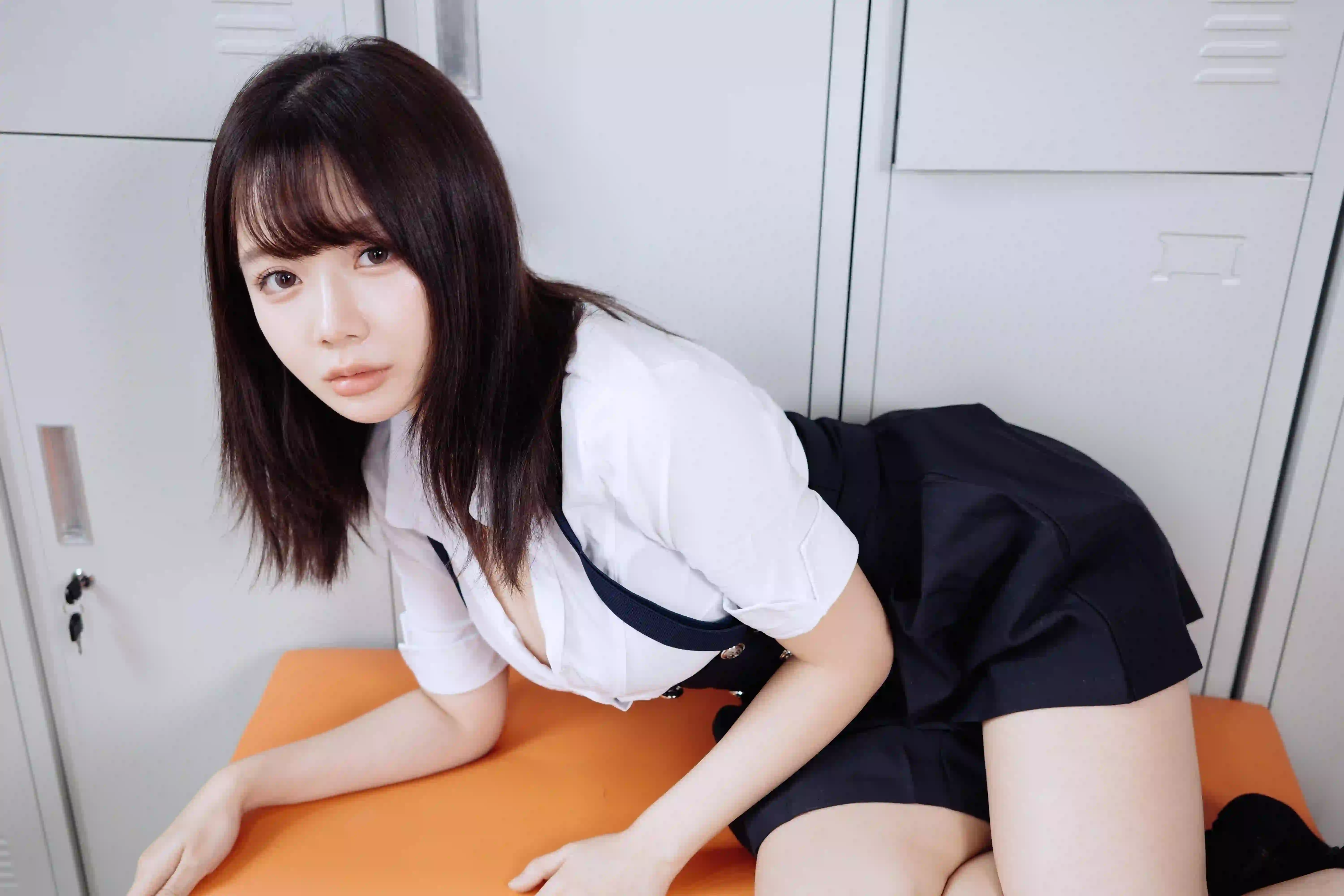 校园 长发美女 学生装 学院风 教室场景 长腿美女