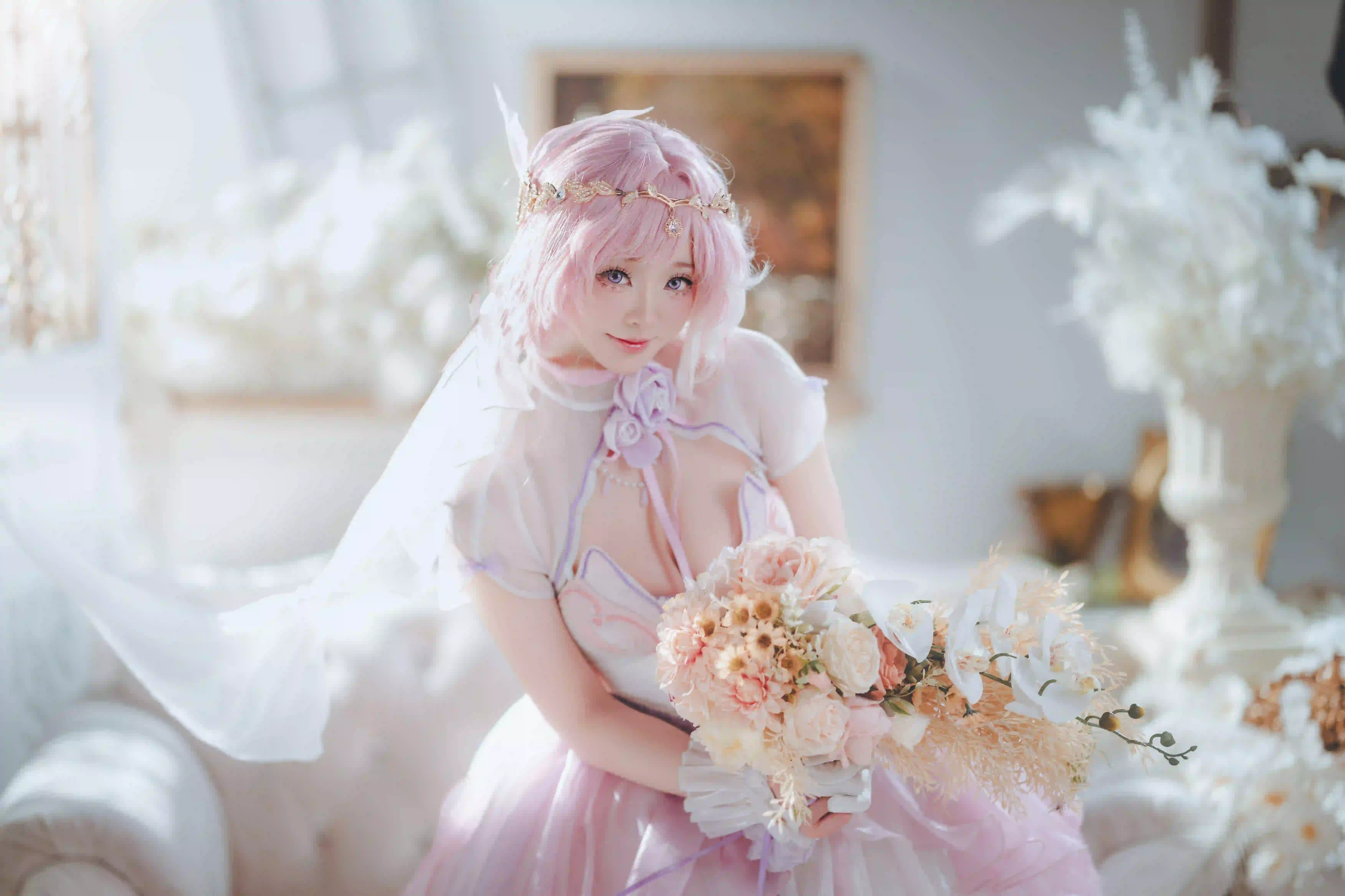 长发性感美女 沙发 鲜花