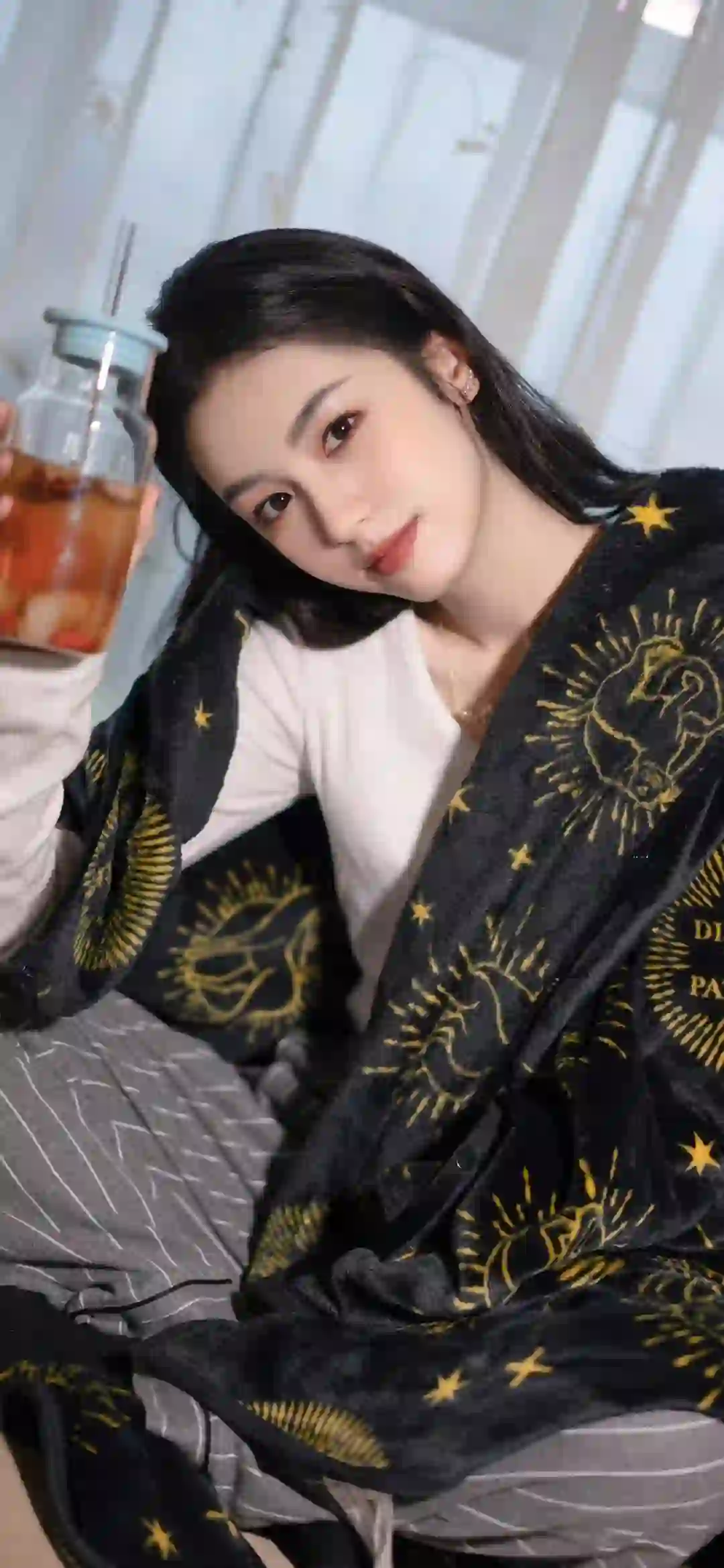 美女明星 周也  时尚穿搭