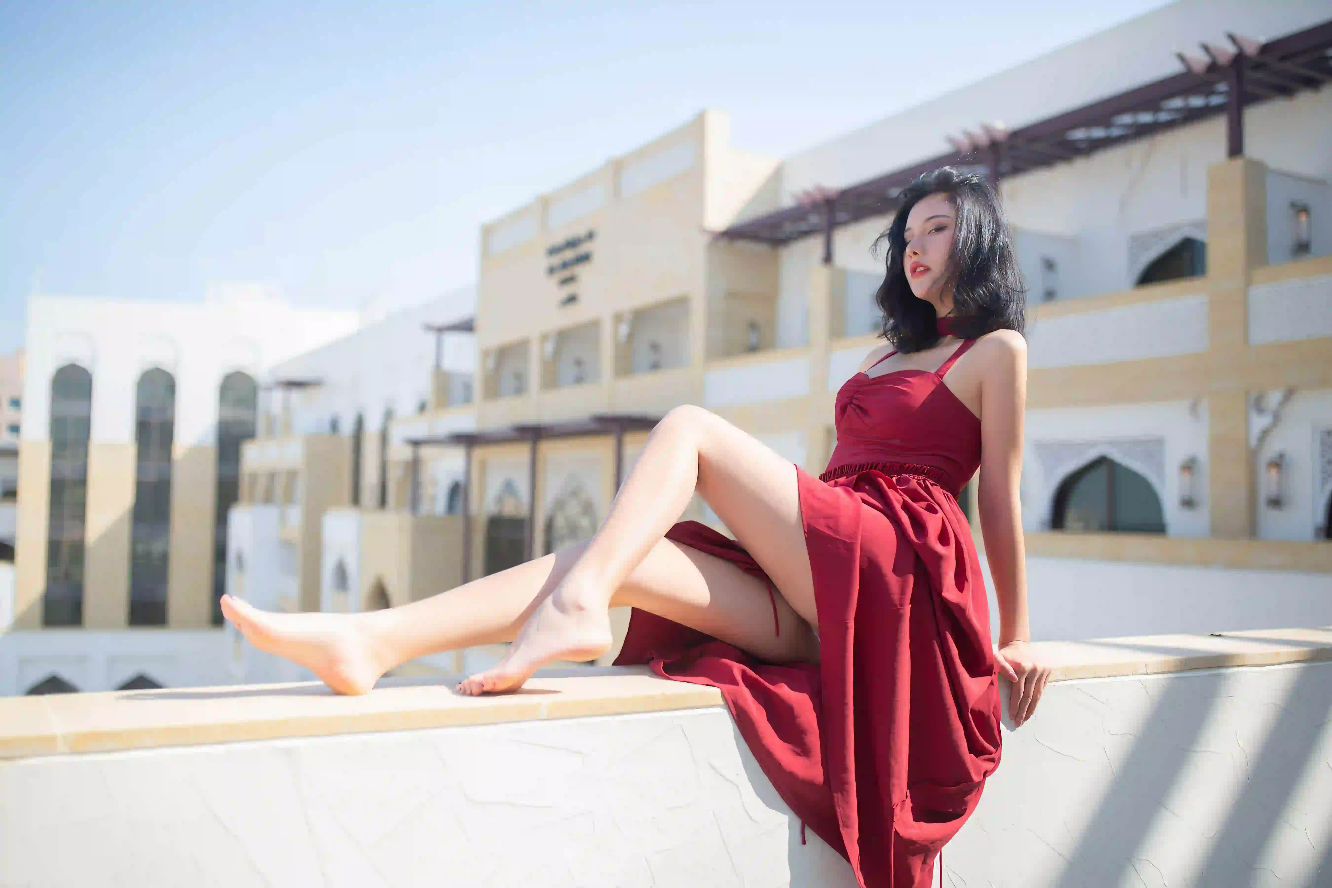 性感美女 长腿美女 红色长裙 红色吊带长裙美女 户外