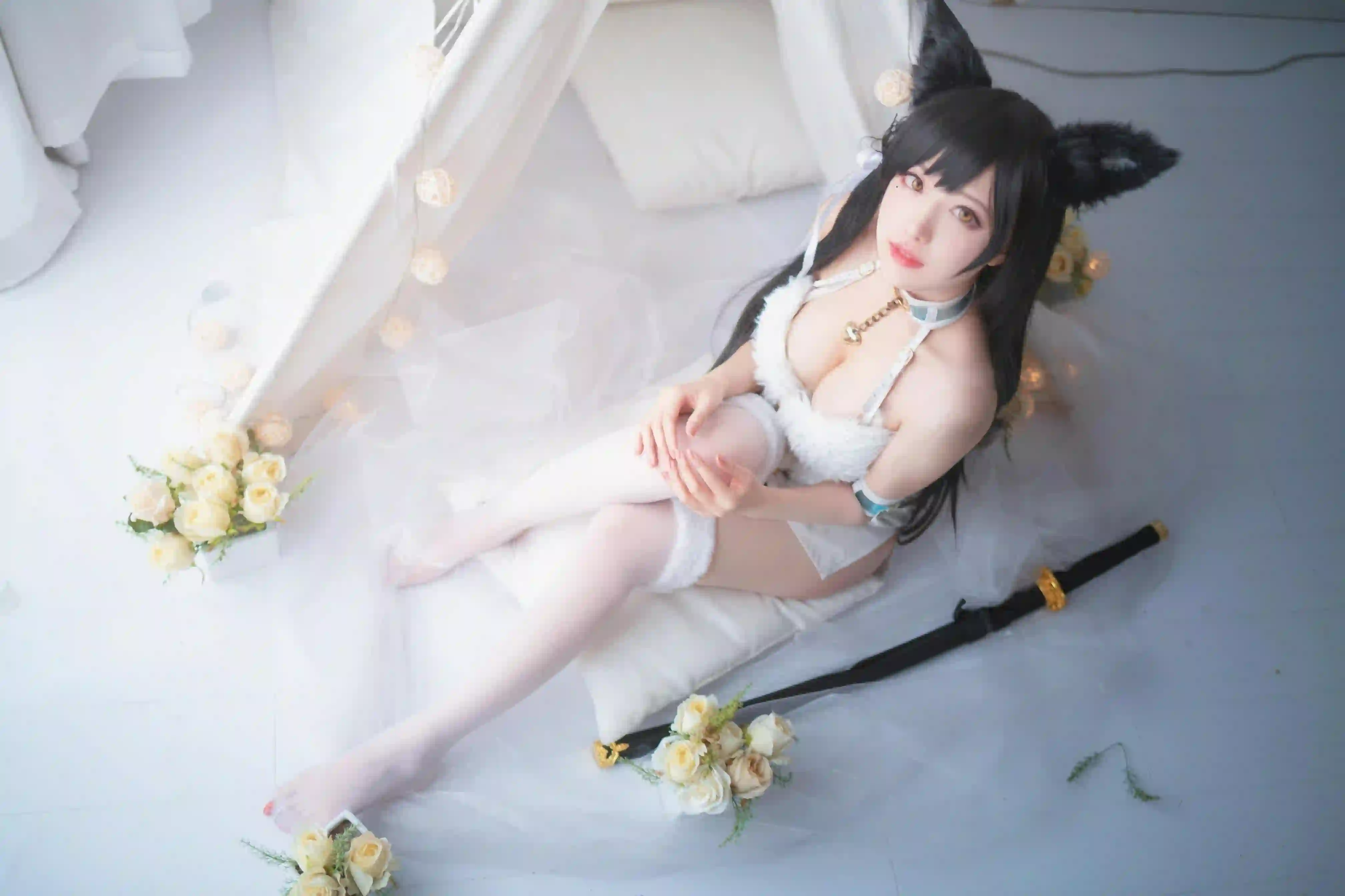 Coser 长发美女 丝袜美腿 白色丝袜 日本武士刀 俯拍