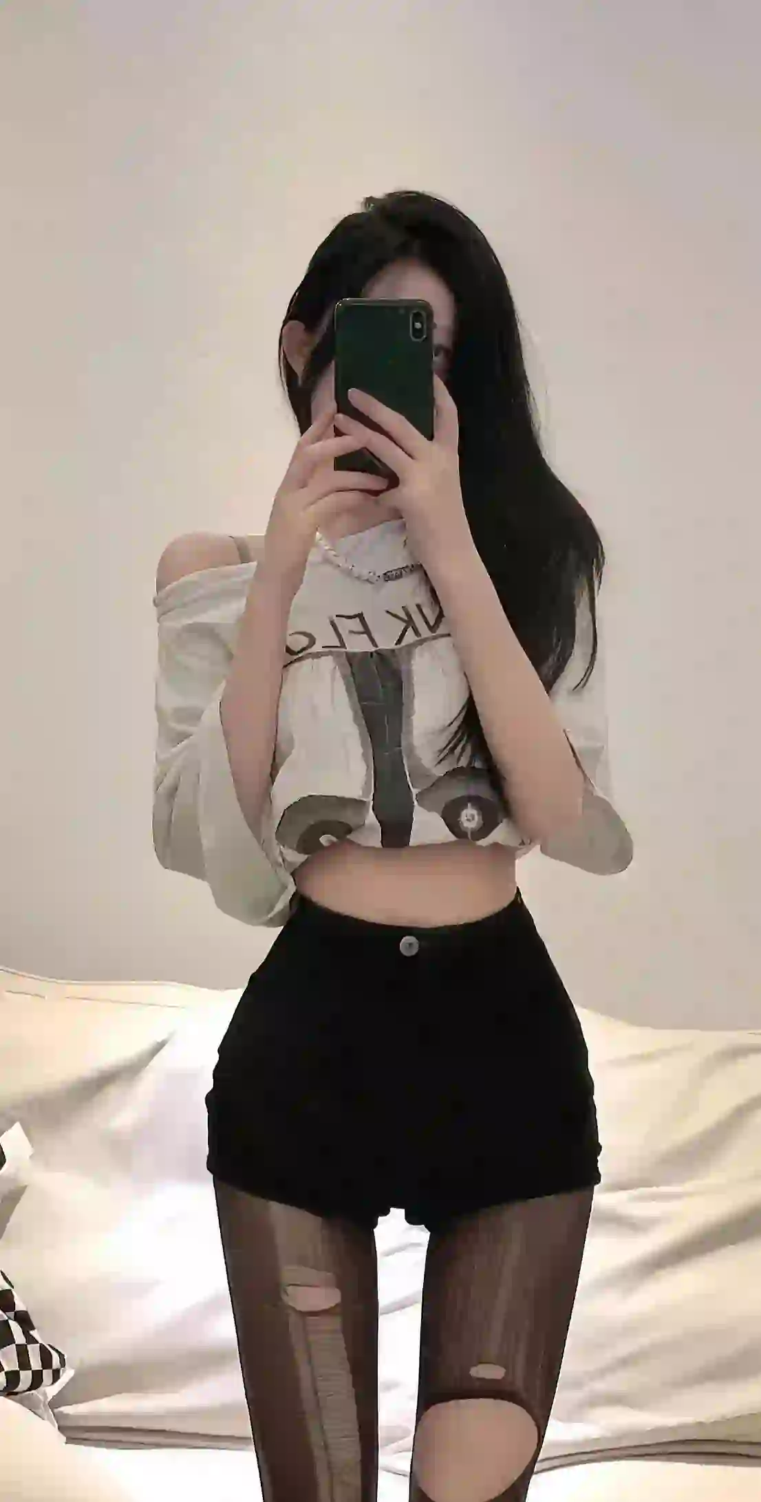 破洞丝袜 自拍 长发美女