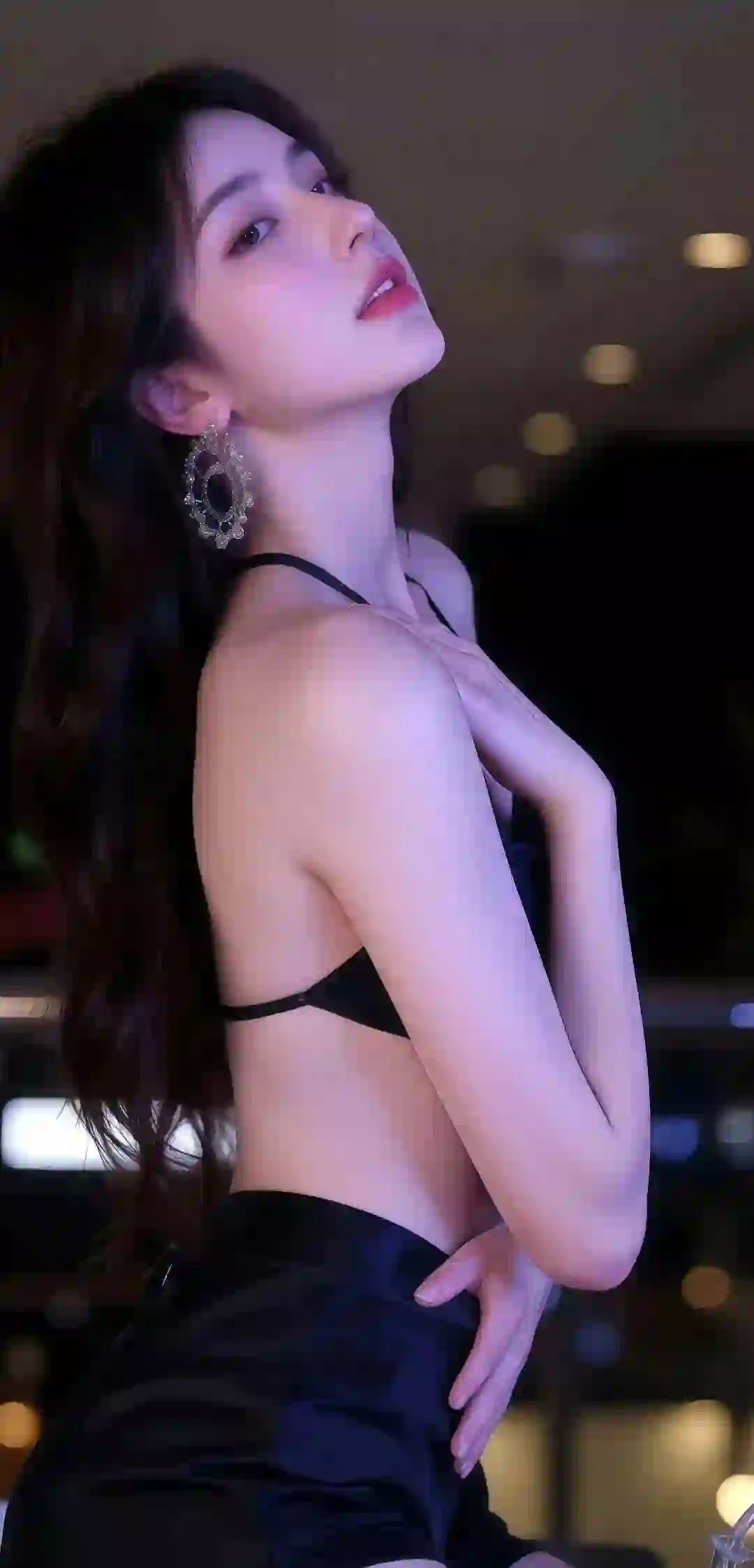性感美女 黑色吊带 性感姿势
