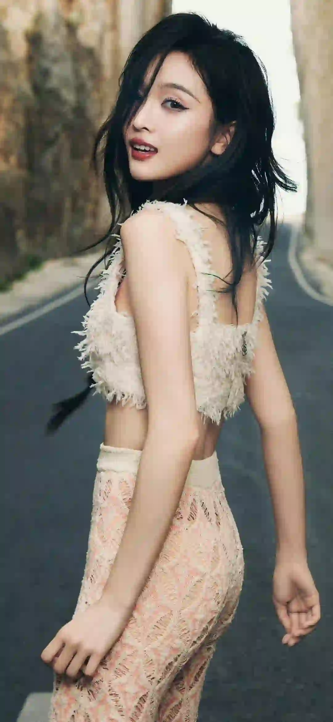明星壁纸 吴宣仪 长发美女 性感美女 街拍 长发性感美女