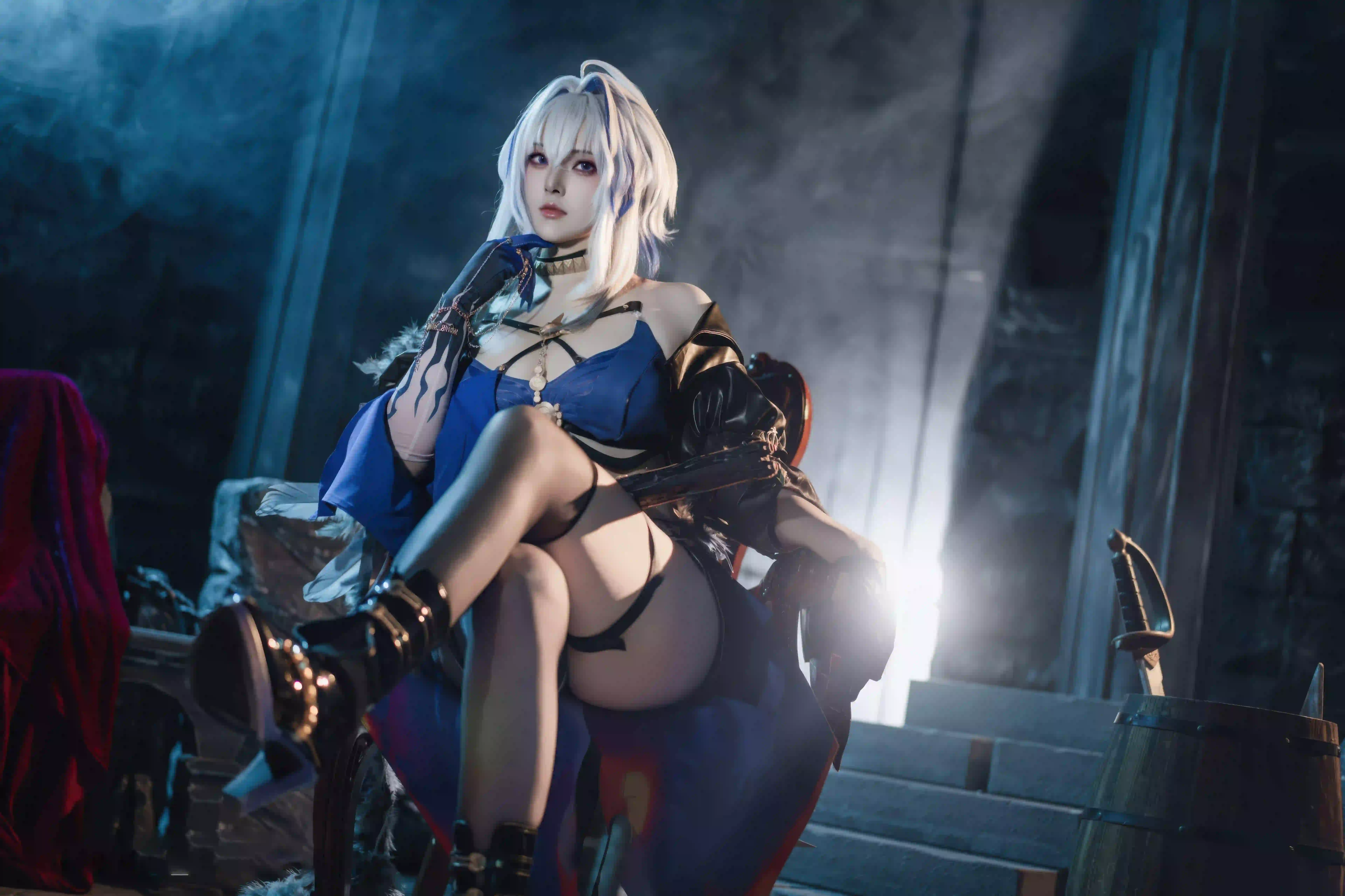 白色头发 性感美女 Coser 黑丝美腿