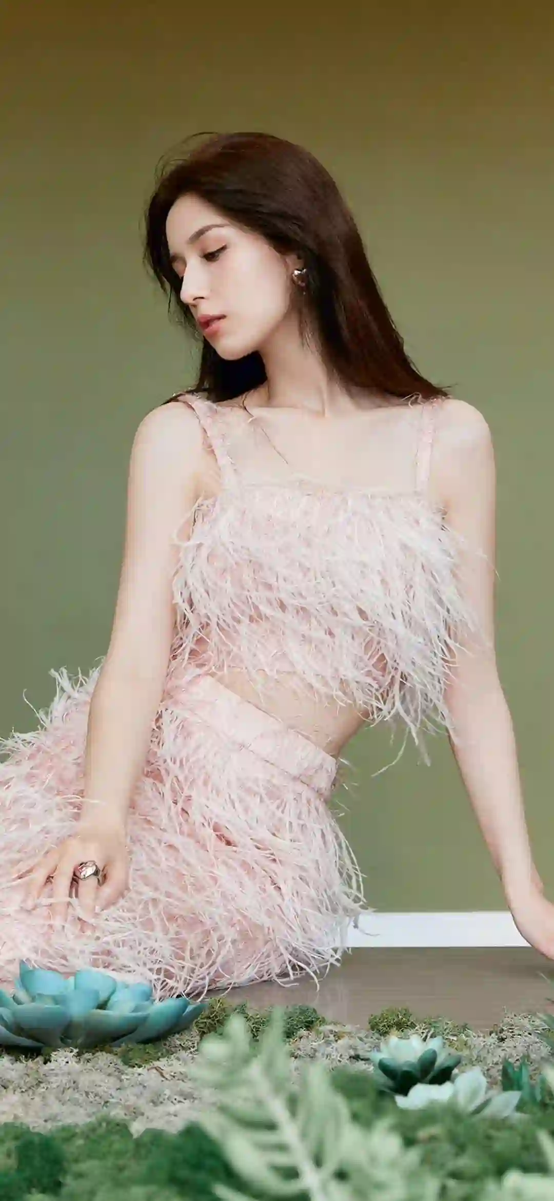 长发美女 时尚穿搭 吊带裙