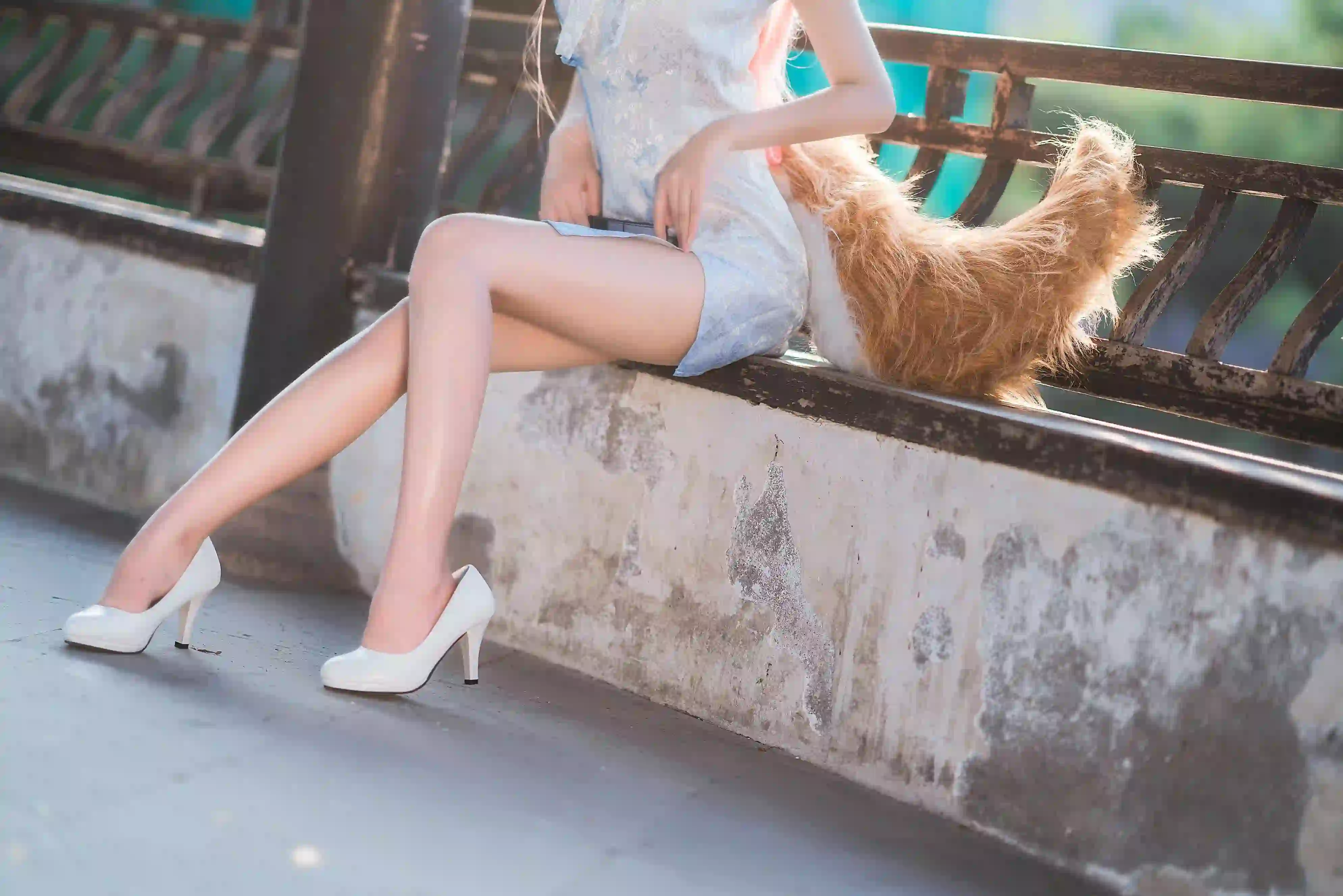 cosplay 长发女孩 狐狸耳朵 尾巴 旗袍 大长腿 高跟