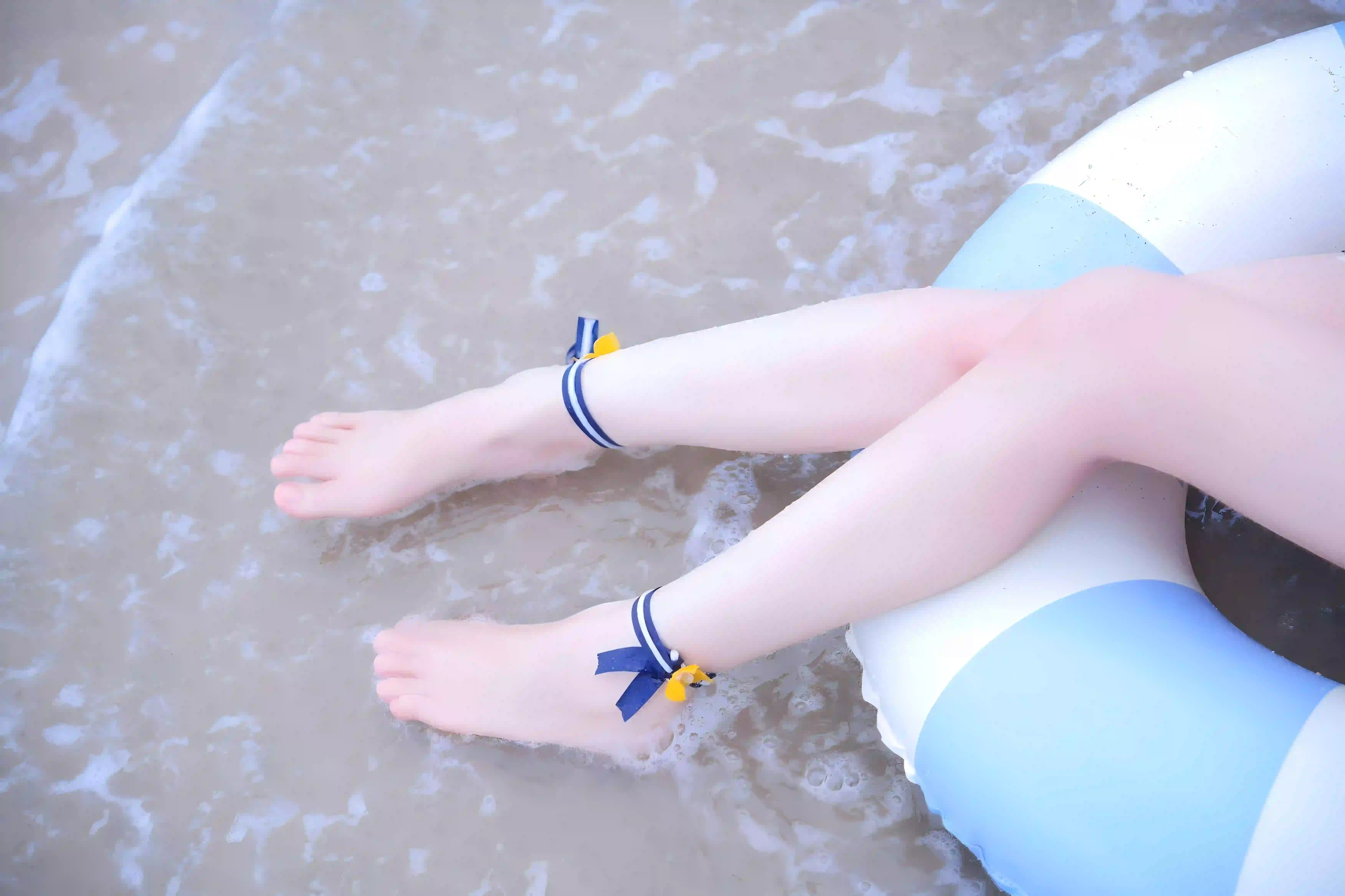 cosplay 户外写真 沙滩 天空 长腿美女 性感