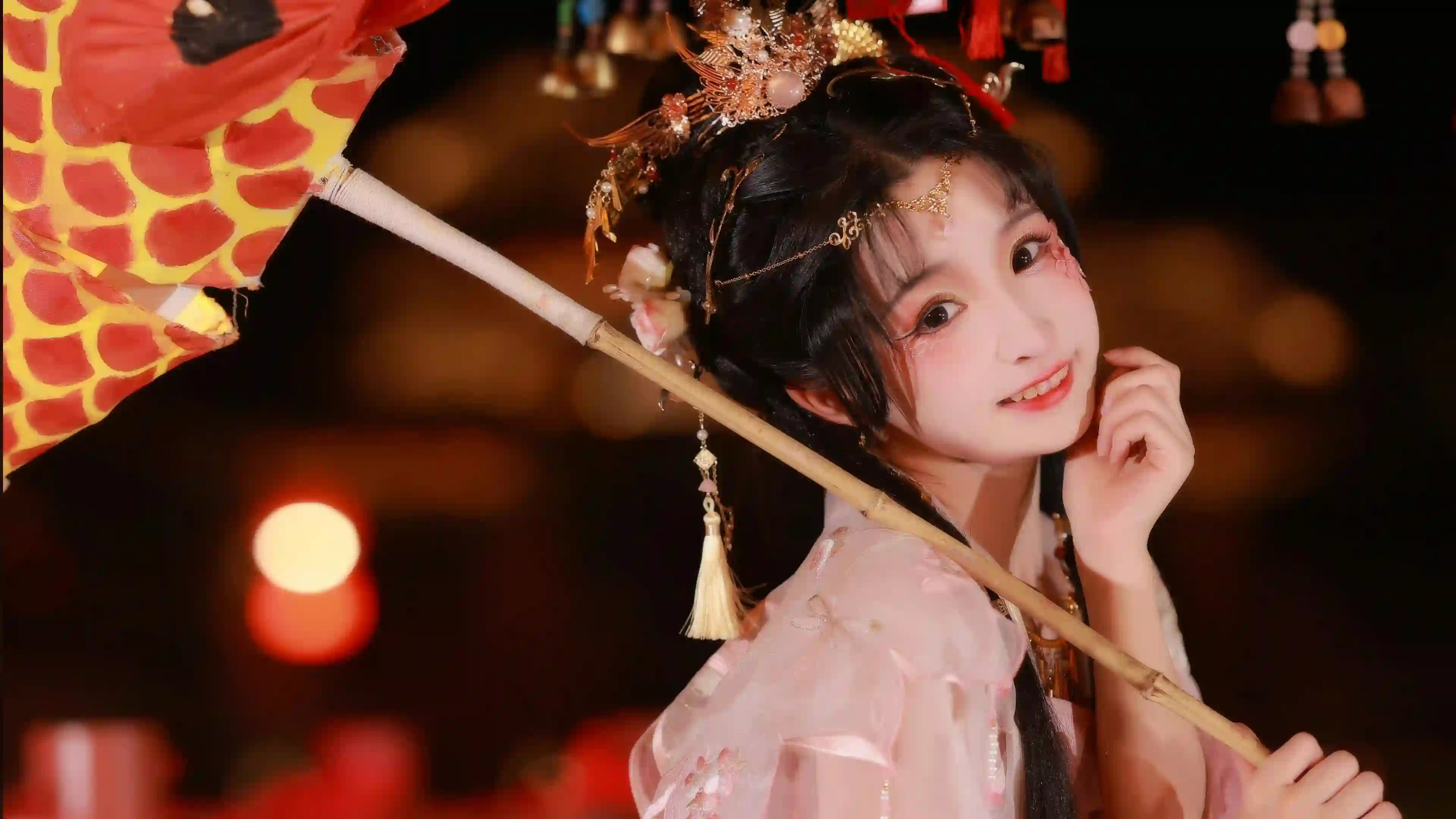 古风汉服 长发 甜美 微笑 灯笼 古风