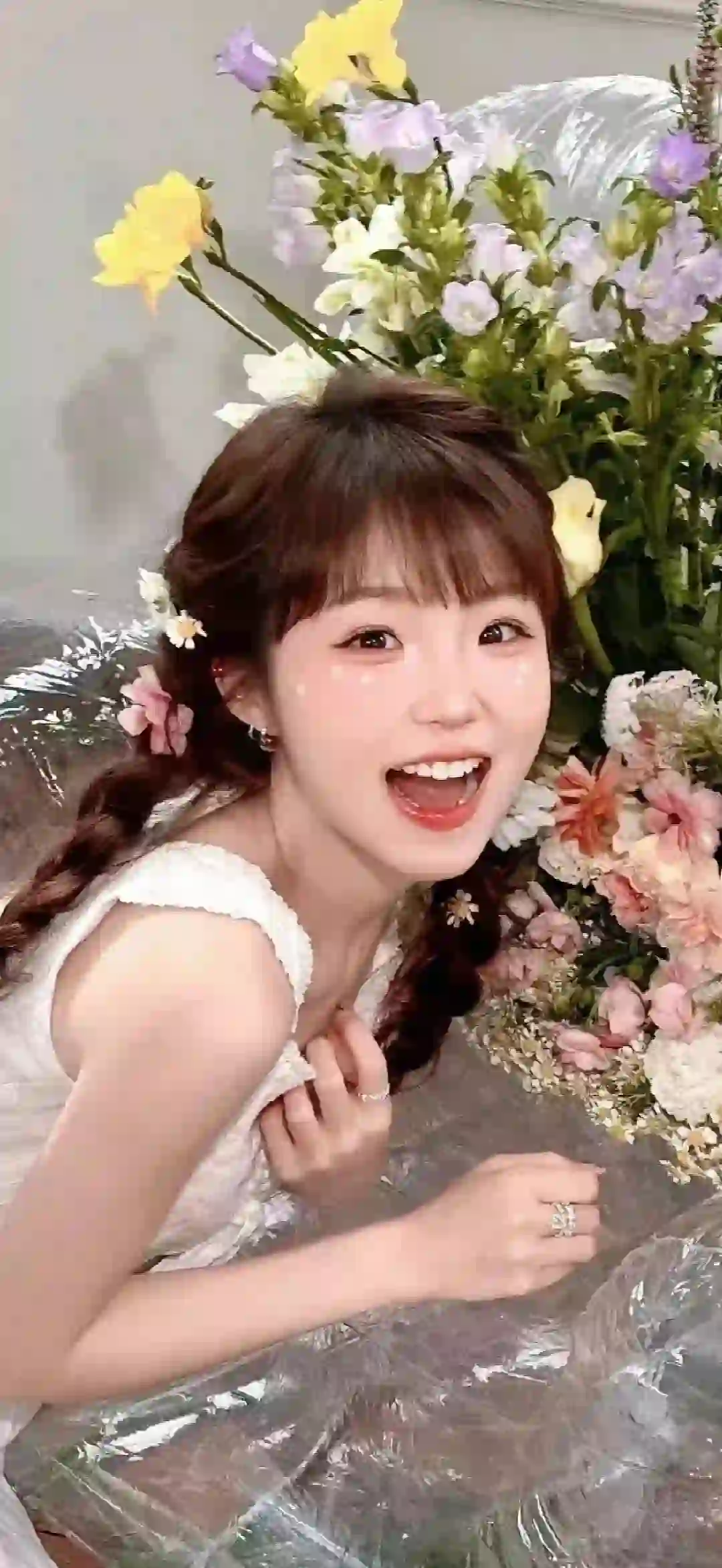 甜美女孩 双马尾女孩 可爱女孩 鲜花