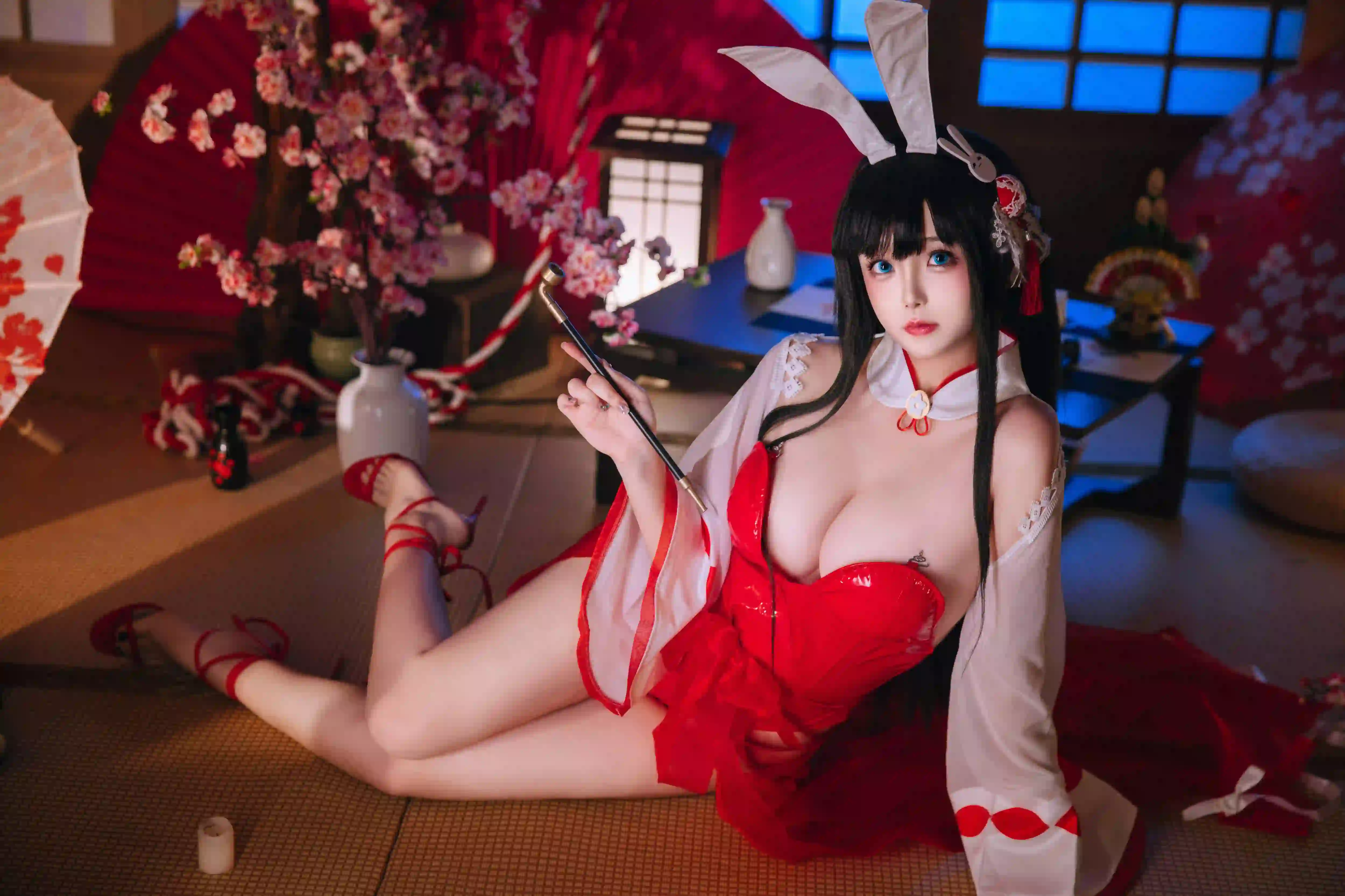 性感美女 日式风格 私房写真 红色服装 侧躺
