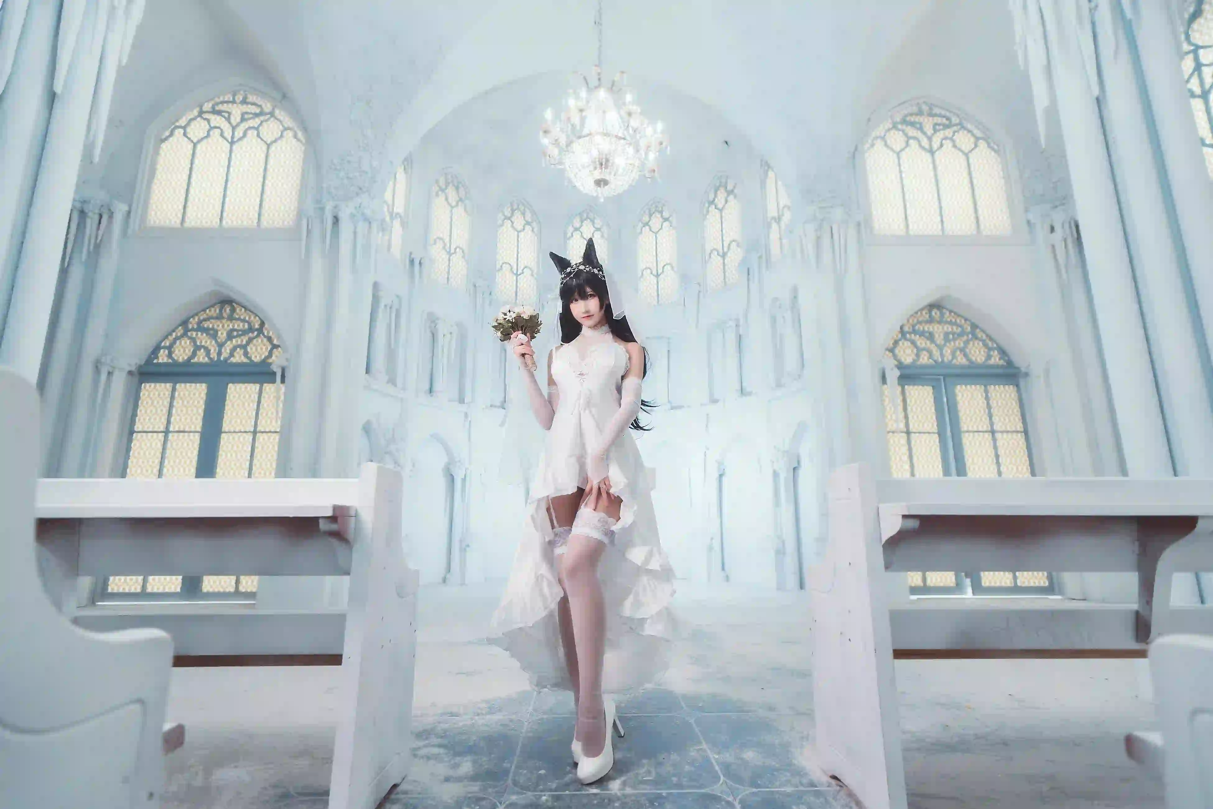 性感美女 白色裙子 教堂 白色长裙