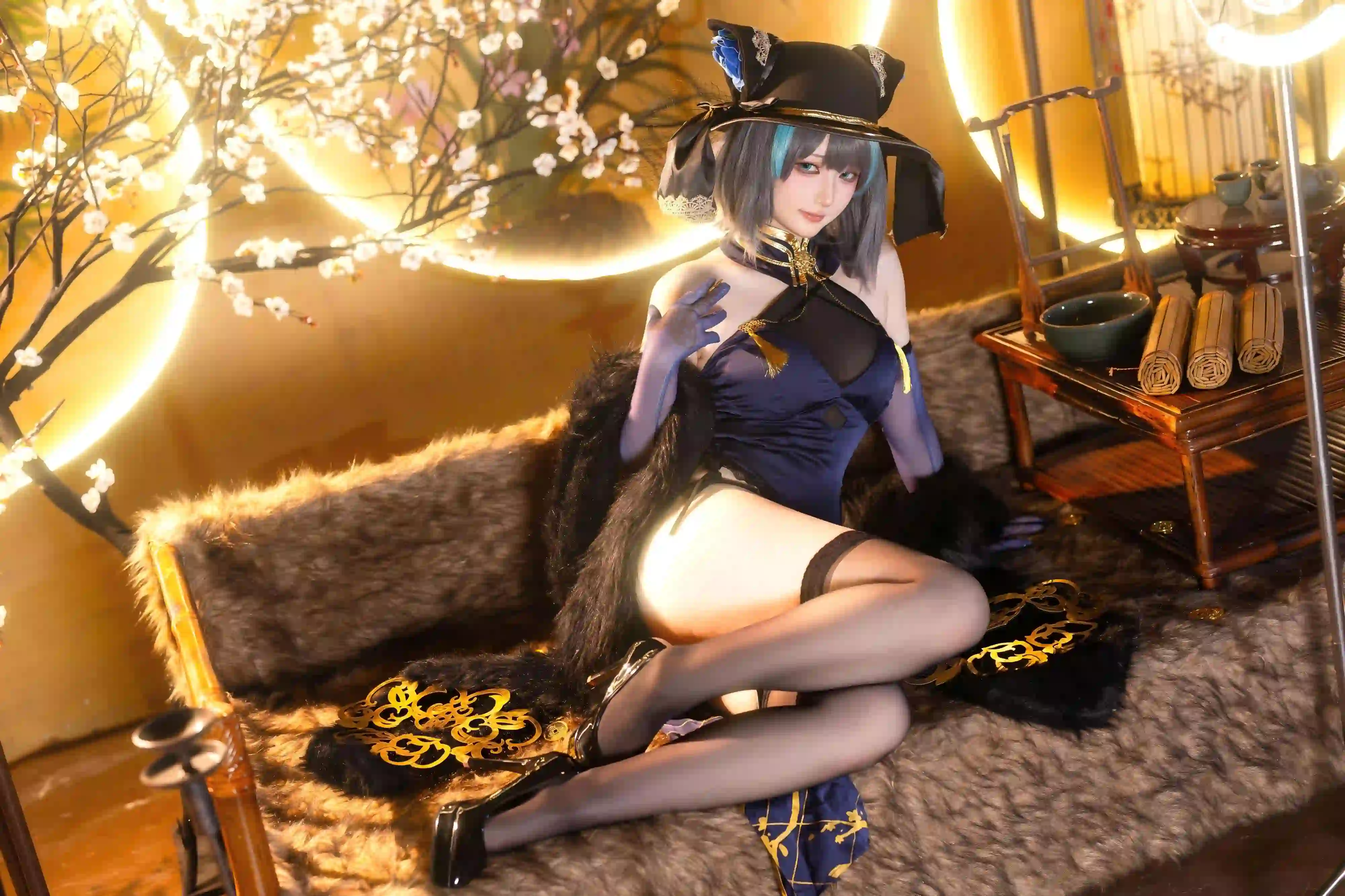 长发美女 丝袜美腿 cos 黑色高跟鞋 丝袜