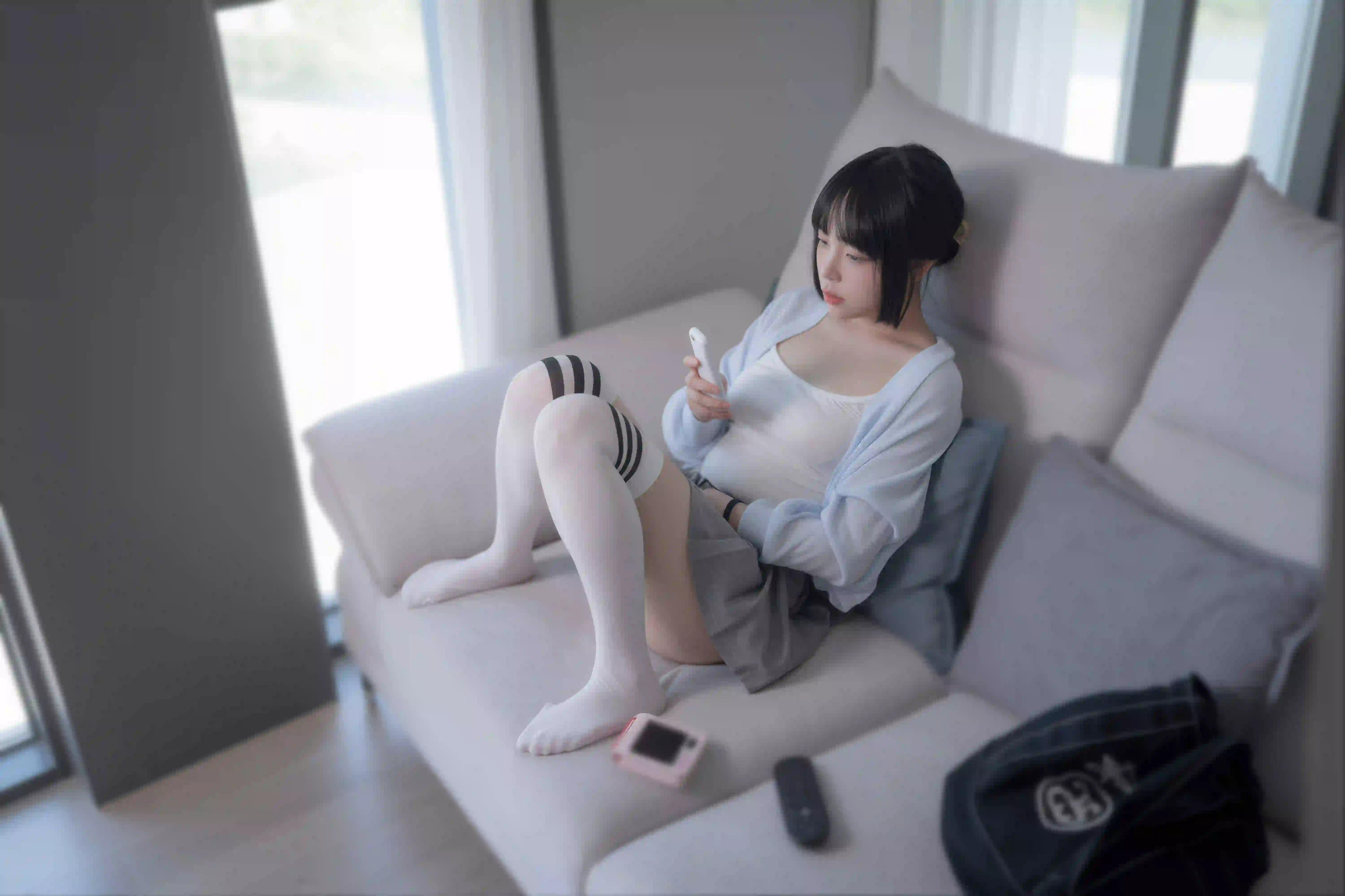 长发美女 居家 白色丝袜 丝袜 沙发场景